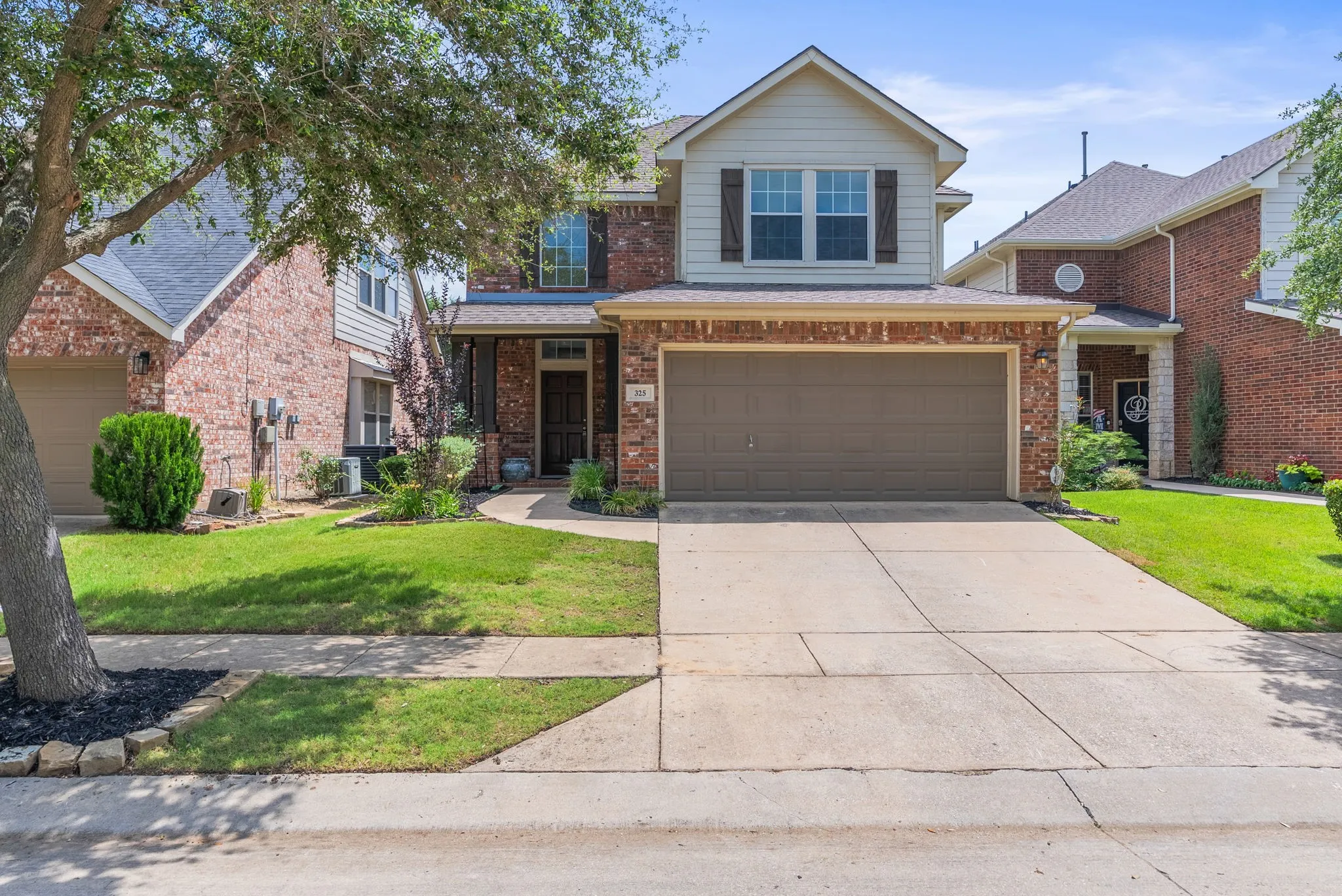 Single Family Residence For Sale in Denton County , 325 Kirby Drive, Argyle, Texas 76226, 4 Bedroom, 3 Bathroom, 2 Garage spaces, 2,475 Sqft, built in 2006, mls#21308088, Real Estate Agent in Argyle, Homes For Sale in Denton county, Homes For Sale in Argyle, Realtor in Argyle Texas, Real Estate Brokerage Independent Realty Texas, Luminita Cordes Realtor