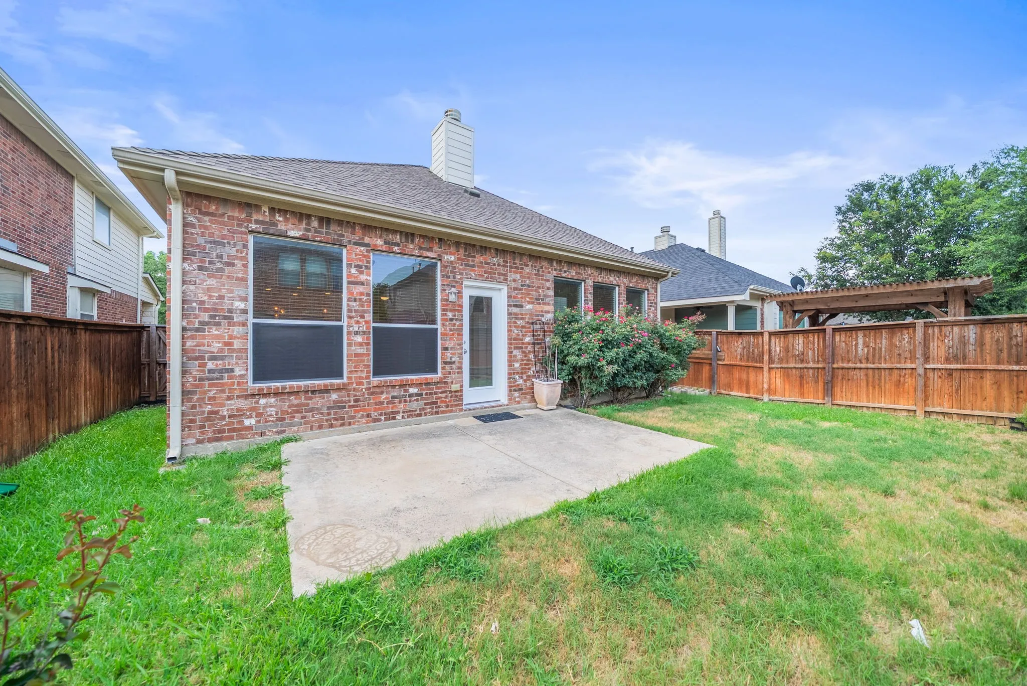 Single Family Residence For Sale in Denton County , 325 Kirby Drive, Argyle, Texas 76226, 4 Bedroom, 3 Bathroom, 2 Garage spaces, 2,475 Sqft, built in 2006, mls#21308088, Real Estate Agent in Argyle, Homes For Sale in Denton county, Homes For Sale in Argyle, Realtor in Argyle Texas, Real Estate Brokerage Independent Realty Texas, Luminita Cordes Realtor