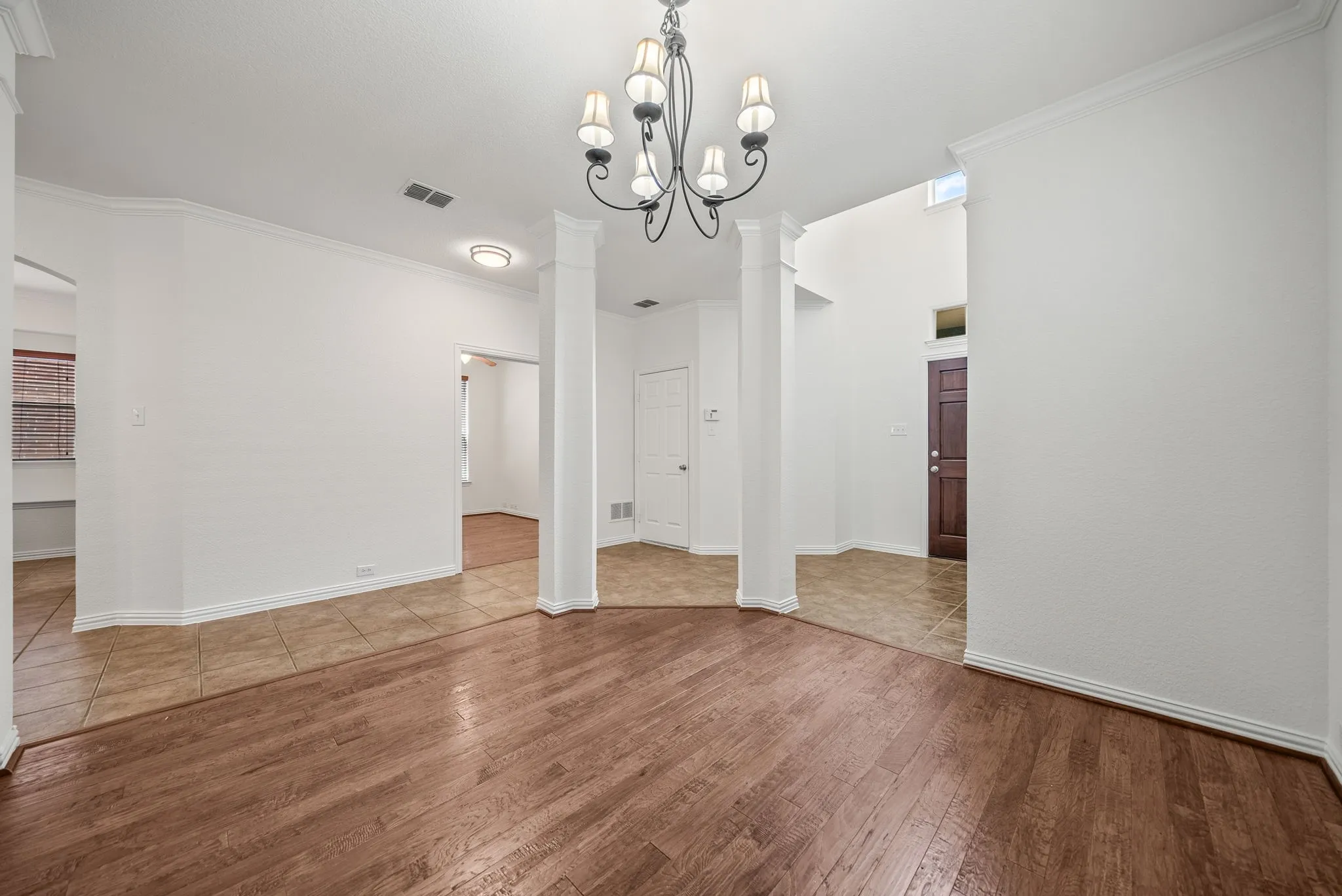 Single Family Residence For Sale in Denton County , 325 Kirby Drive, Argyle, Texas 76226, 4 Bedroom, 3 Bathroom, 2 Garage spaces, 2,475 Sqft, built in 2006, mls#21308088, Real Estate Agent in Argyle, Homes For Sale in Denton county, Homes For Sale in Argyle, Realtor in Argyle Texas, Real Estate Brokerage Independent Realty Texas, Luminita Cordes Realtor