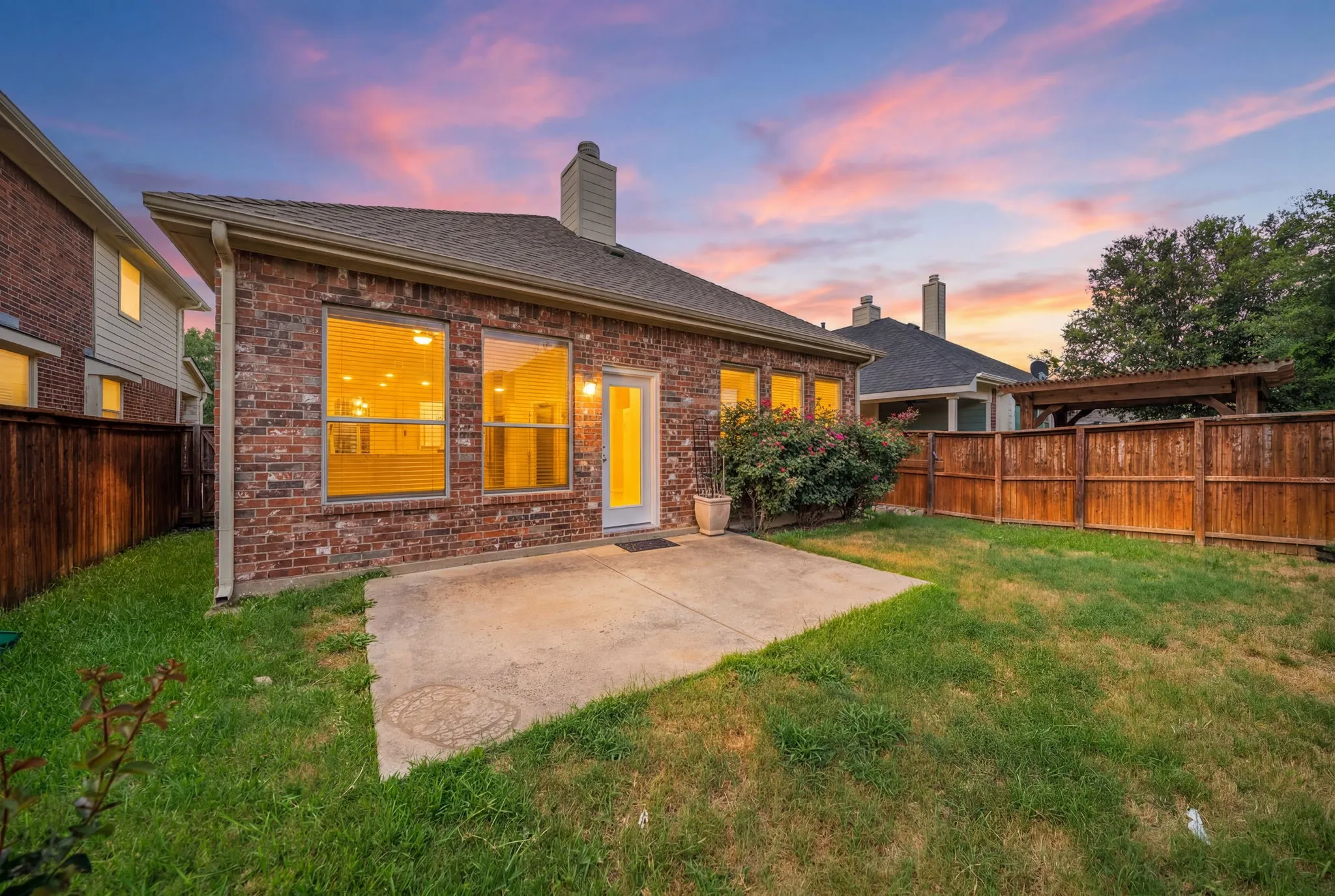 Single Family Residence For Sale in Denton County , 325 Kirby Drive, Argyle, Texas 76226, 4 Bedroom, 3 Bathroom, 2 Garage spaces, 2,475 Sqft, built in 2006, mls#21308088, Real Estate Agent in Argyle, Homes For Sale in Denton county, Homes For Sale in Argyle, Realtor in Argyle Texas, Real Estate Brokerage Independent Realty Texas, Luminita Cordes Realtor