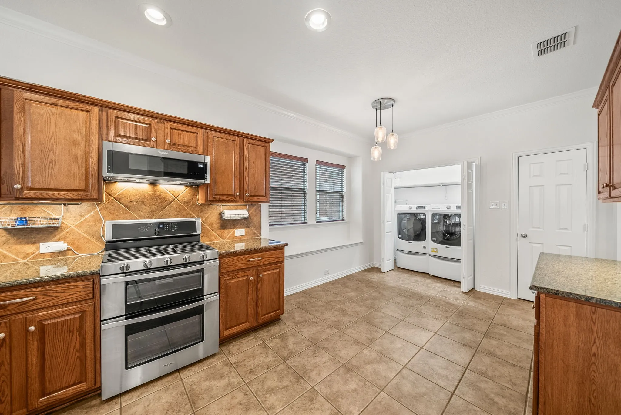 Single Family Residence For Sale in Denton County , 325 Kirby Drive, Argyle, Texas 76226, 4 Bedroom, 3 Bathroom, 2 Garage spaces, 2,475 Sqft, built in 2006, mls#21308088, Real Estate Agent in Argyle, Homes For Sale in Denton county, Homes For Sale in Argyle, Realtor in Argyle Texas, Real Estate Brokerage Independent Realty Texas, Luminita Cordes Realtor