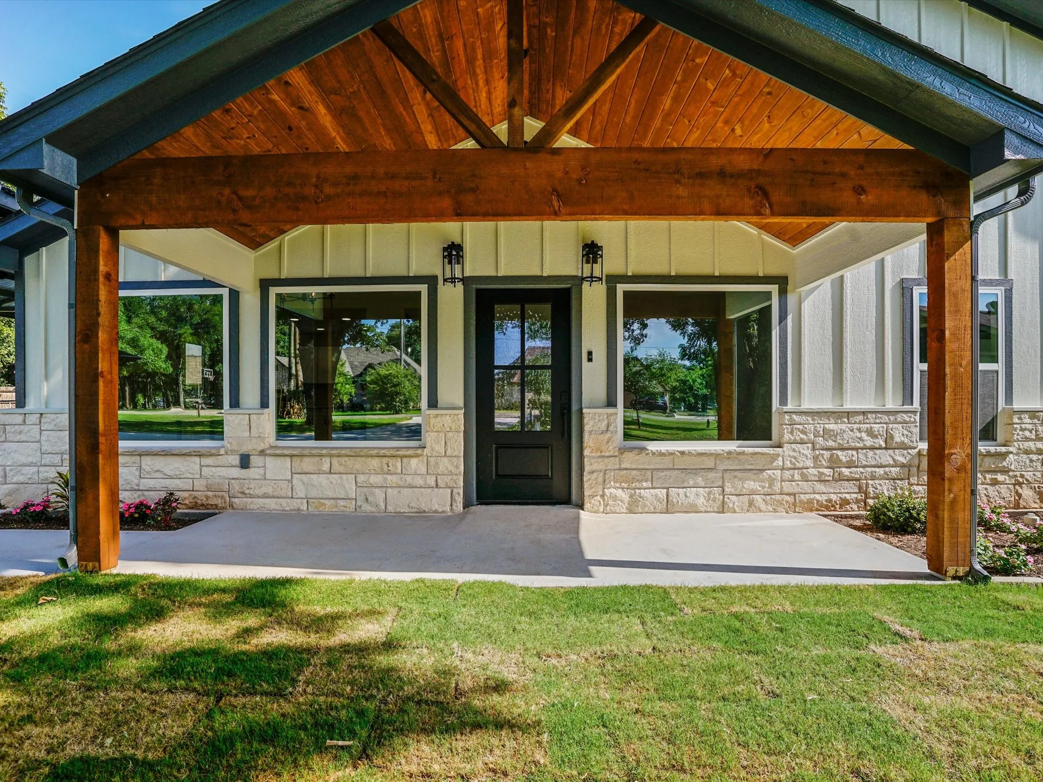 Front of home & front porch.