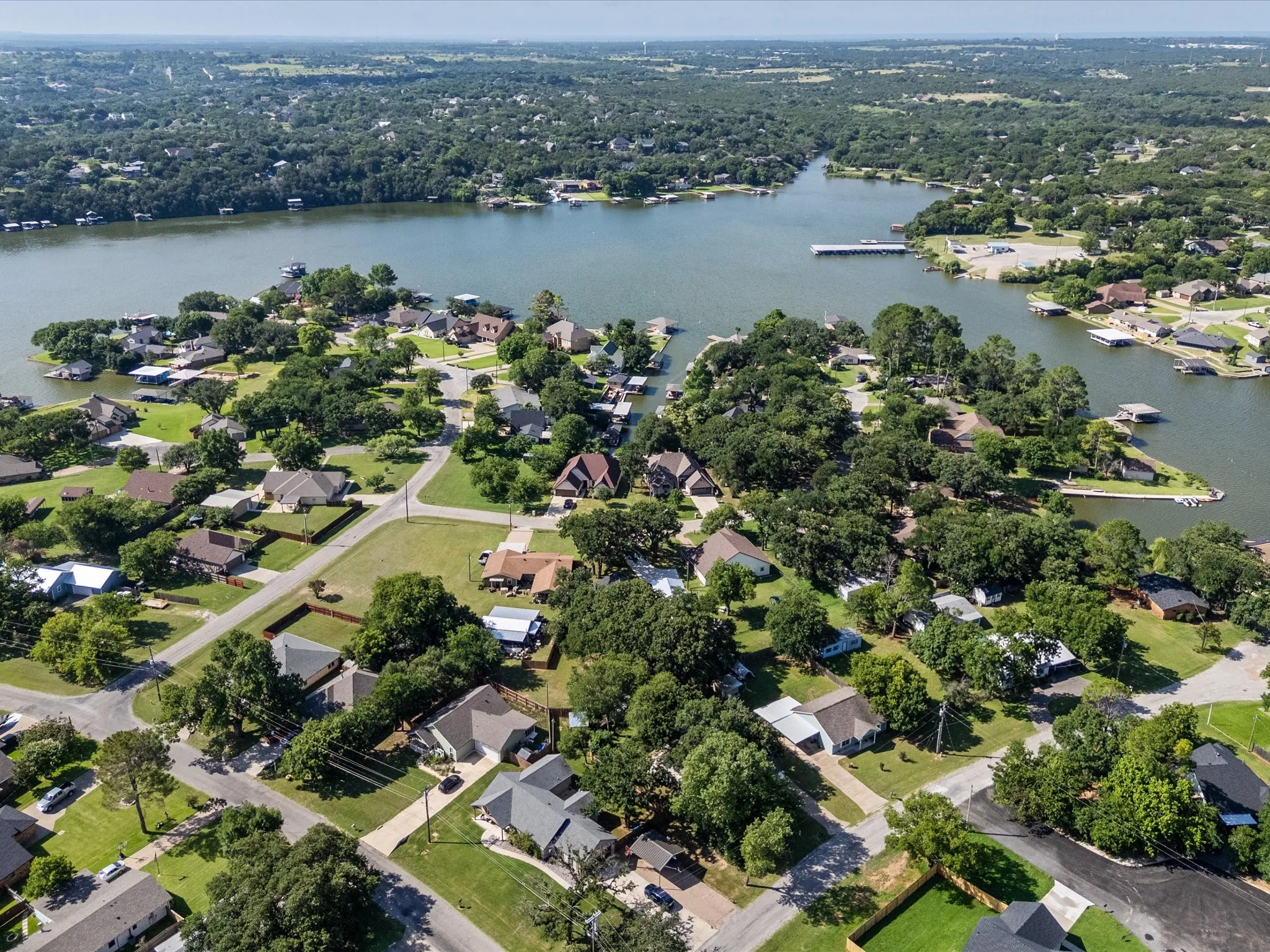 Single Family Residence For Sale in Hood County , 4004 Pueblo Court, Granbury, Texas 76048, 4 Bedroom, 3 Bathroom, Garage spaces, 2,300 Sqft, built in 1980, mls#21299660, Real Estate Agent in Granbury, Homes For Sale in Hood county, Homes For Sale in Granbury, Realtor in Granbury Texas, Real Estate Brokerage Independent Realty Texas, Luminita Cordes Realtor