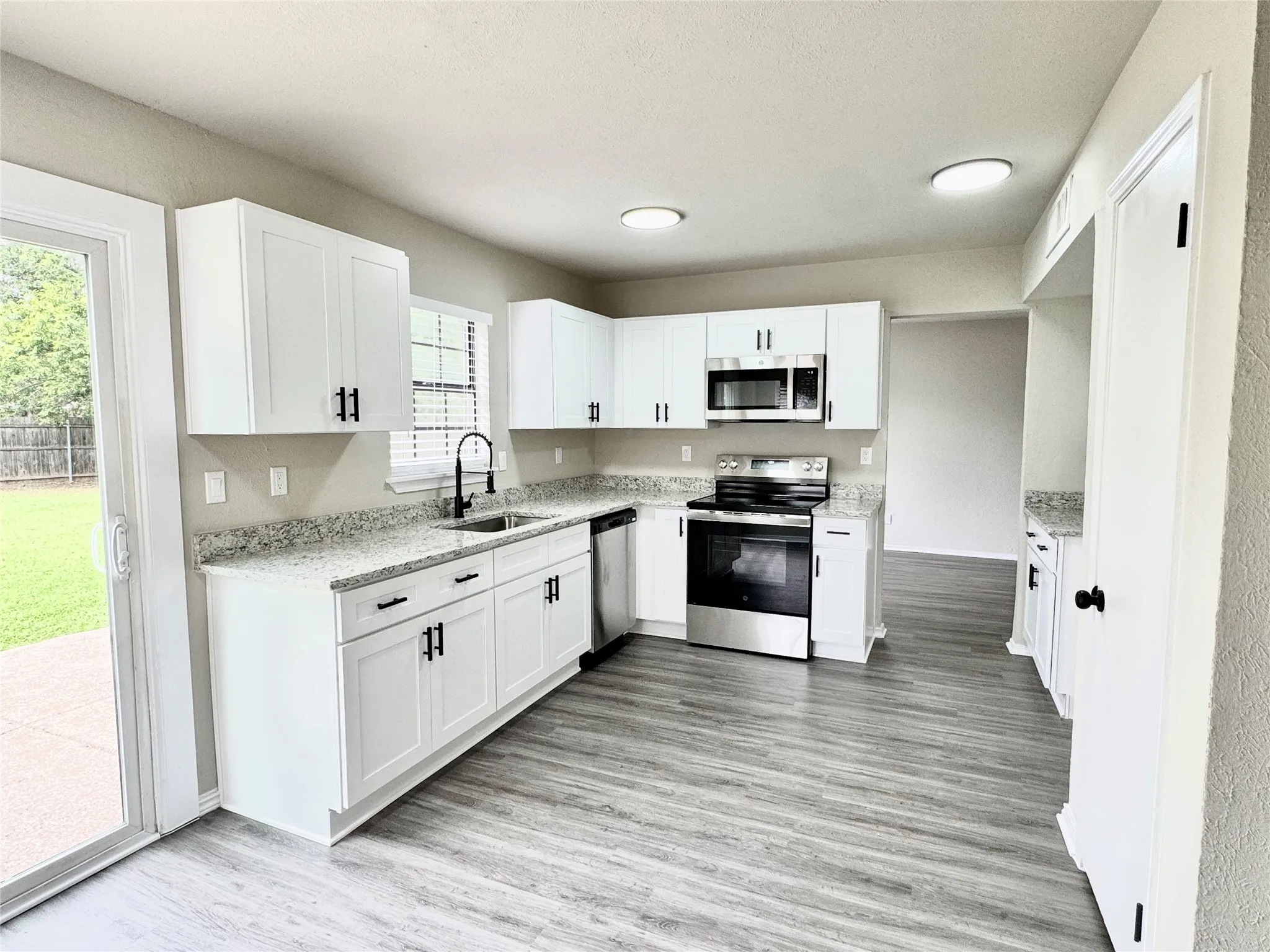 Single Family Residence For Sale in Tarrant County , 3913 Wrenwood Drive, Fort Worth, Texas 76137, 3 Bedroom, 3 Bathroom, 2 Garage spaces, 1,596 Sqft, built in 1984, mls#21307057, Real Estate Agent in Fort Worth, Homes For Sale in Tarrant county, Homes For Sale in Fort Worth, Realtor in Fort Worth Texas, Real Estate Brokerage Independent Realty Texas, Luminita Cordes Realtor