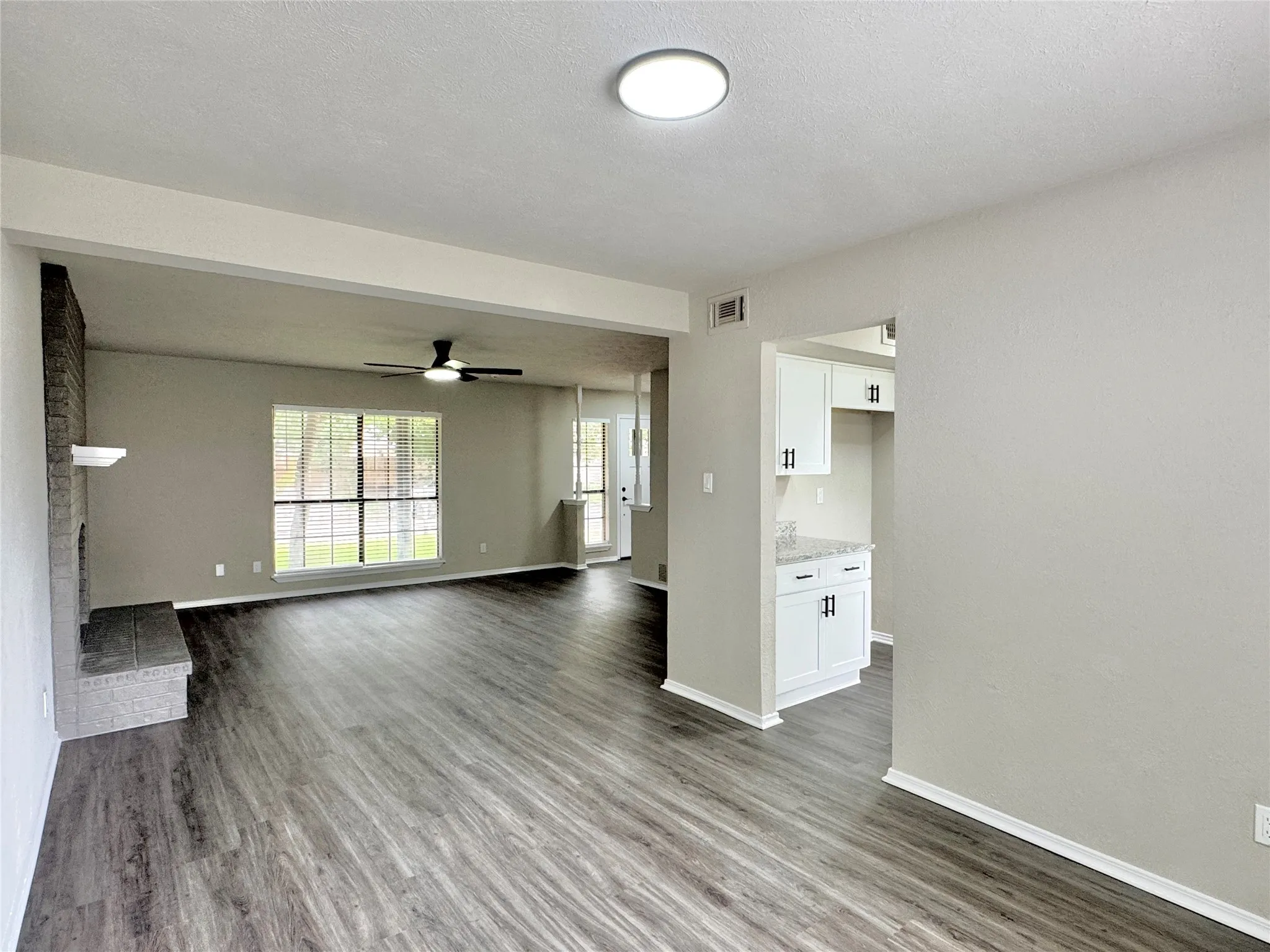 Single Family Residence For Sale in Tarrant County , 3913 Wrenwood Drive, Fort Worth, Texas 76137, 3 Bedroom, 3 Bathroom, 2 Garage spaces, 1,596 Sqft, built in 1984, mls#21307057, Real Estate Agent in Fort Worth, Homes For Sale in Tarrant county, Homes For Sale in Fort Worth, Realtor in Fort Worth Texas, Real Estate Brokerage Independent Realty Texas, Luminita Cordes Realtor