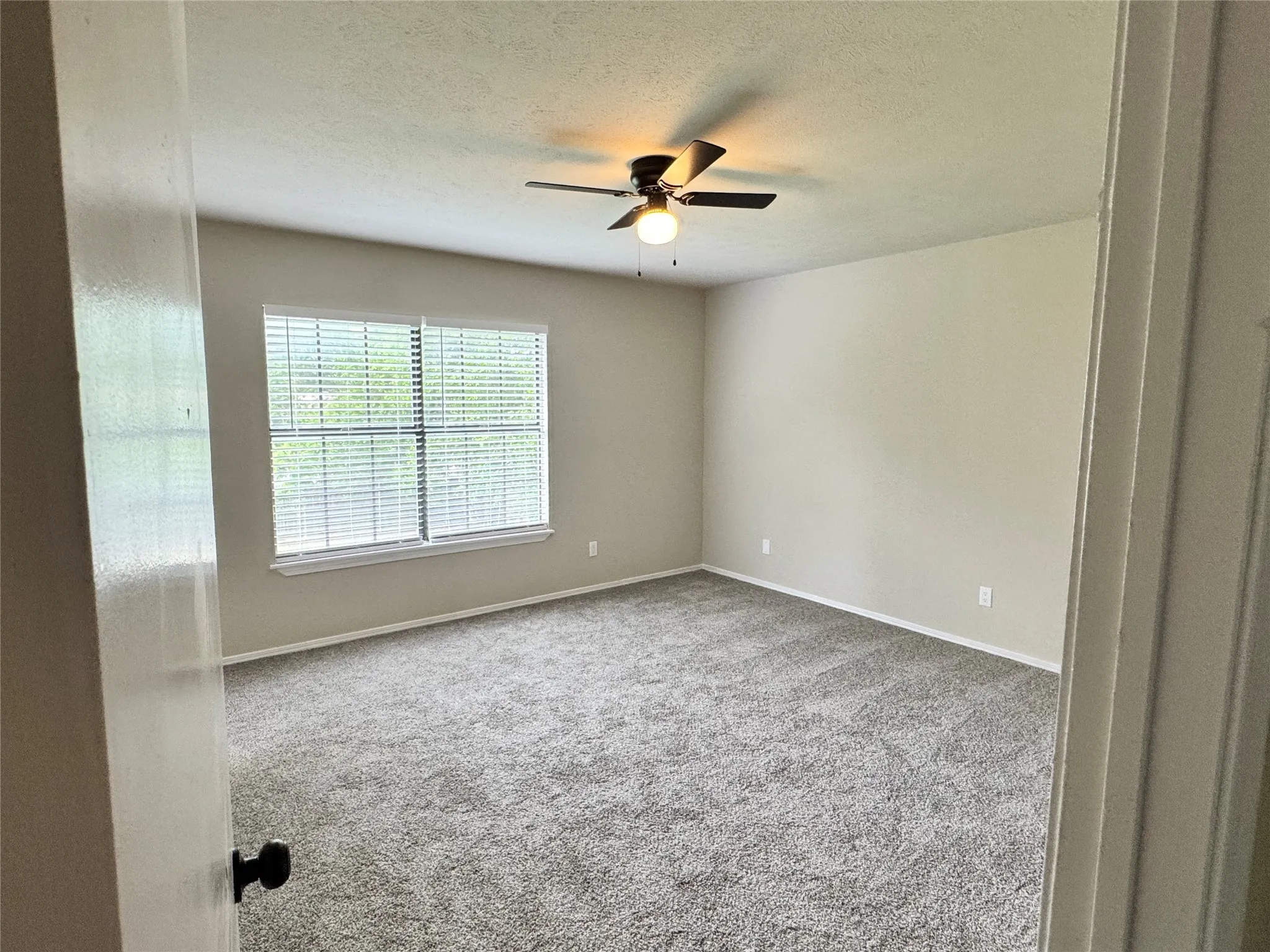 Primary bedroom, entry