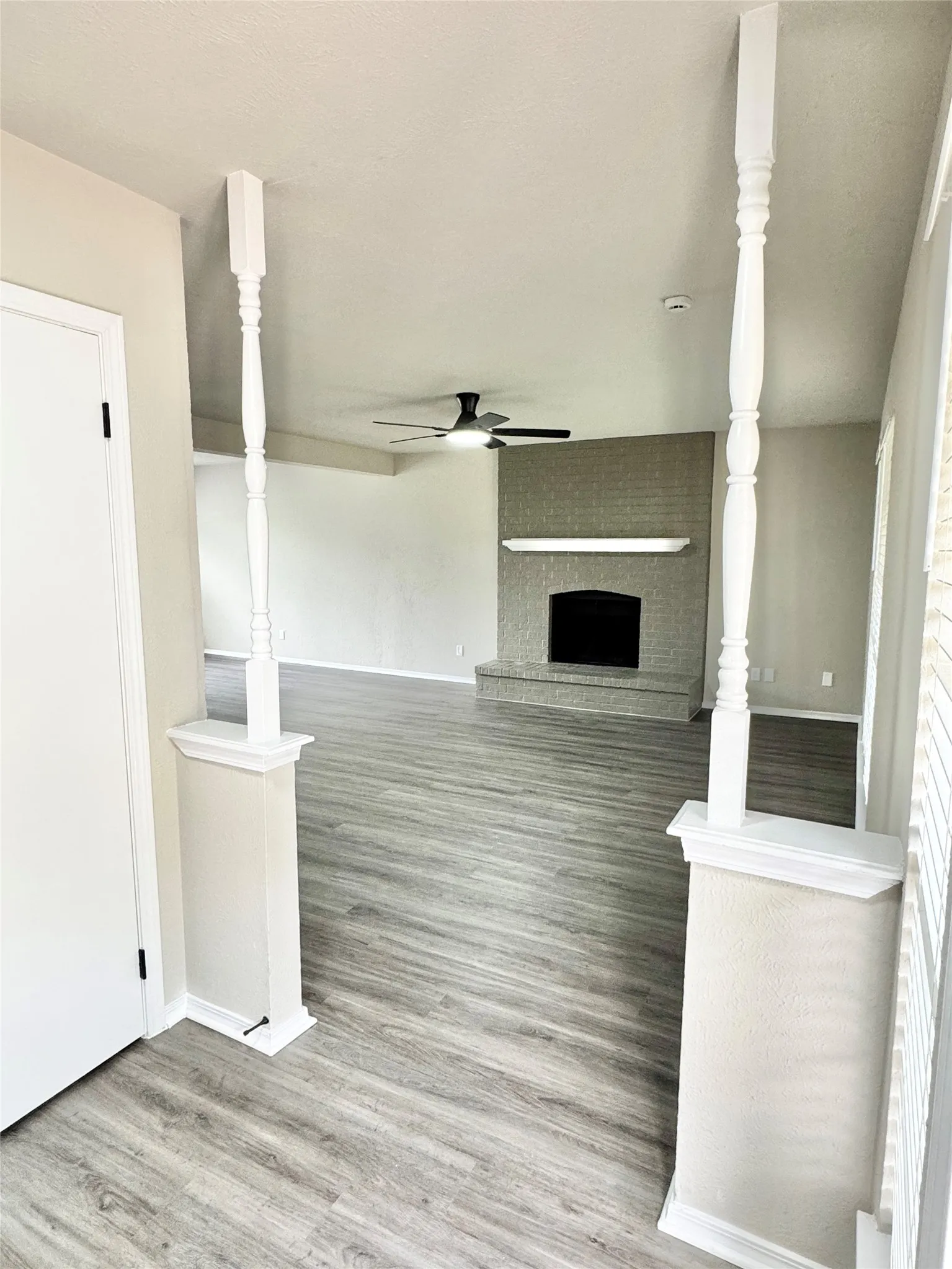 Single Family Residence For Sale in Tarrant County , 3913 Wrenwood Drive, Fort Worth, Texas 76137, 3 Bedroom, 3 Bathroom, 2 Garage spaces, 1,596 Sqft, built in 1984, mls#21307057, Real Estate Agent in Fort Worth, Homes For Sale in Tarrant county, Homes For Sale in Fort Worth, Realtor in Fort Worth Texas, Real Estate Brokerage Independent Realty Texas, Luminita Cordes Realtor