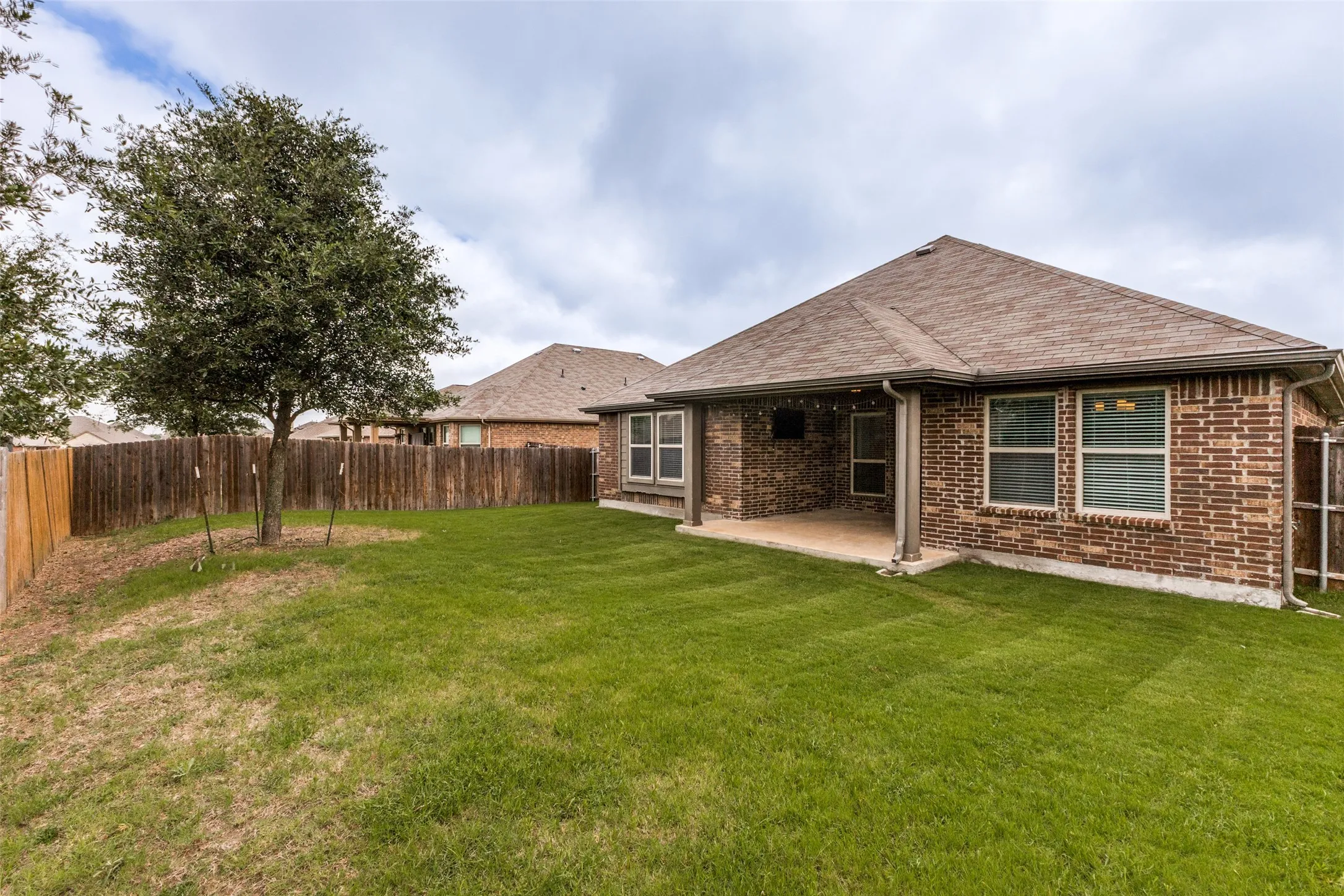 Single Family Residence For Sale in Kaufman County , 343 Blanco Drive, Forney, Texas 75126, 3 Bedroom, 2 Bathroom, 2 Garage spaces, 2,011 Sqft, built in 2018, mls#21308099, Real Estate Agent in Forney, Homes For Sale in Kaufman county, Homes For Sale in Forney, Realtor in Forney Texas, Real Estate Brokerage Independent Realty Texas, Luminita Cordes Realtor