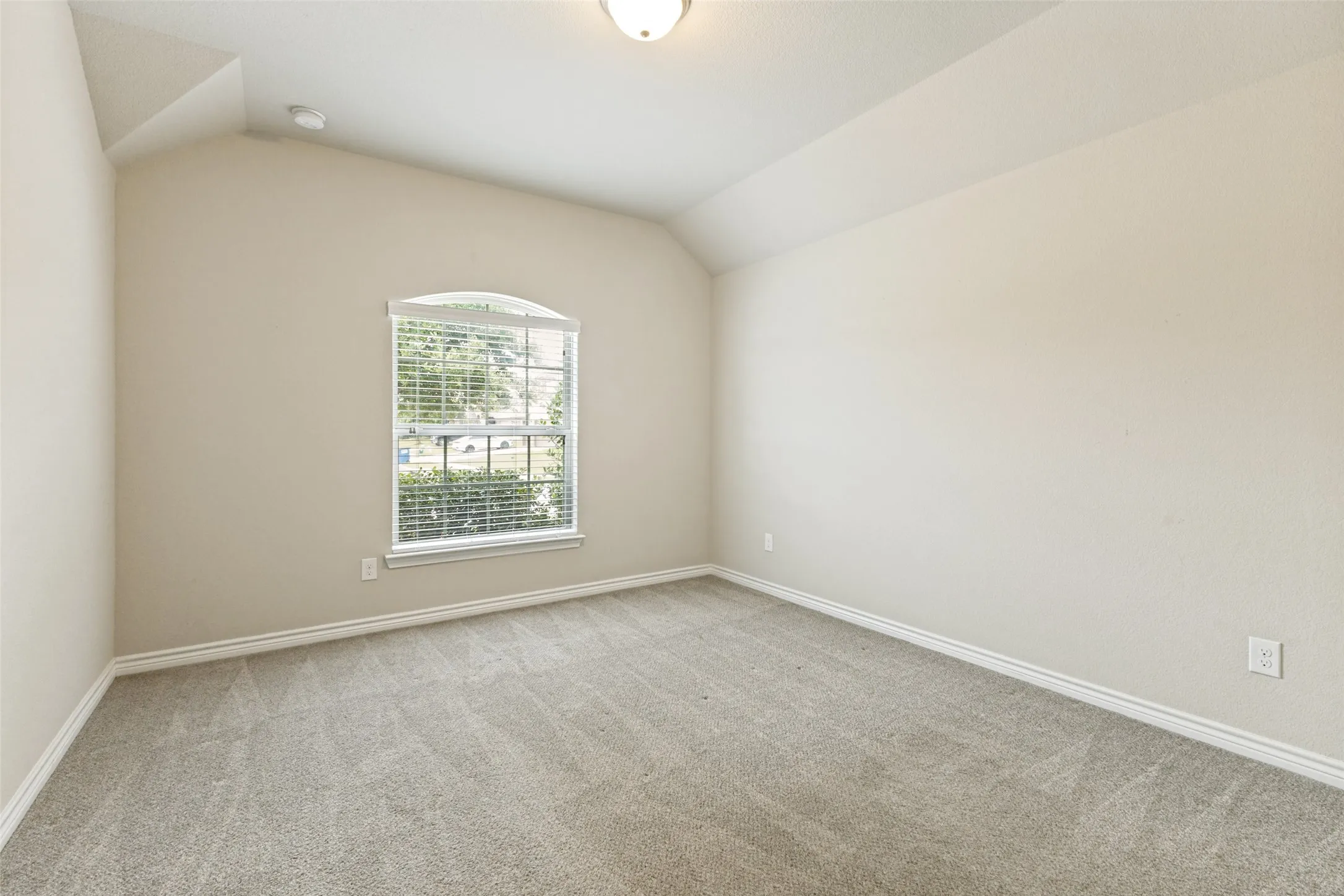 Single Family Residence For Sale in Kaufman County , 343 Blanco Drive, Forney, Texas 75126, 3 Bedroom, 2 Bathroom, 2 Garage spaces, 2,011 Sqft, built in 2018, mls#21308099, Real Estate Agent in Forney, Homes For Sale in Kaufman county, Homes For Sale in Forney, Realtor in Forney Texas, Real Estate Brokerage Independent Realty Texas, Luminita Cordes Realtor