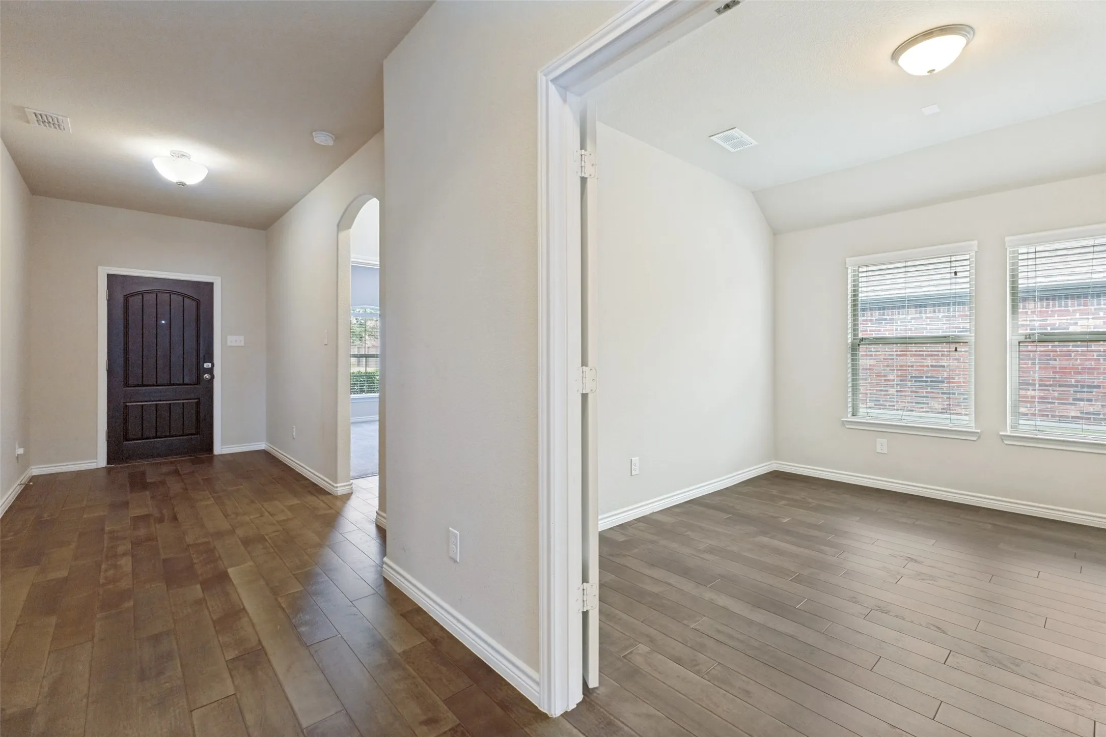 Single Family Residence For Sale in Kaufman County , 343 Blanco Drive, Forney, Texas 75126, 3 Bedroom, 2 Bathroom, 2 Garage spaces, 2,011 Sqft, built in 2018, mls#21308099, Real Estate Agent in Forney, Homes For Sale in Kaufman county, Homes For Sale in Forney, Realtor in Forney Texas, Real Estate Brokerage Independent Realty Texas, Luminita Cordes Realtor