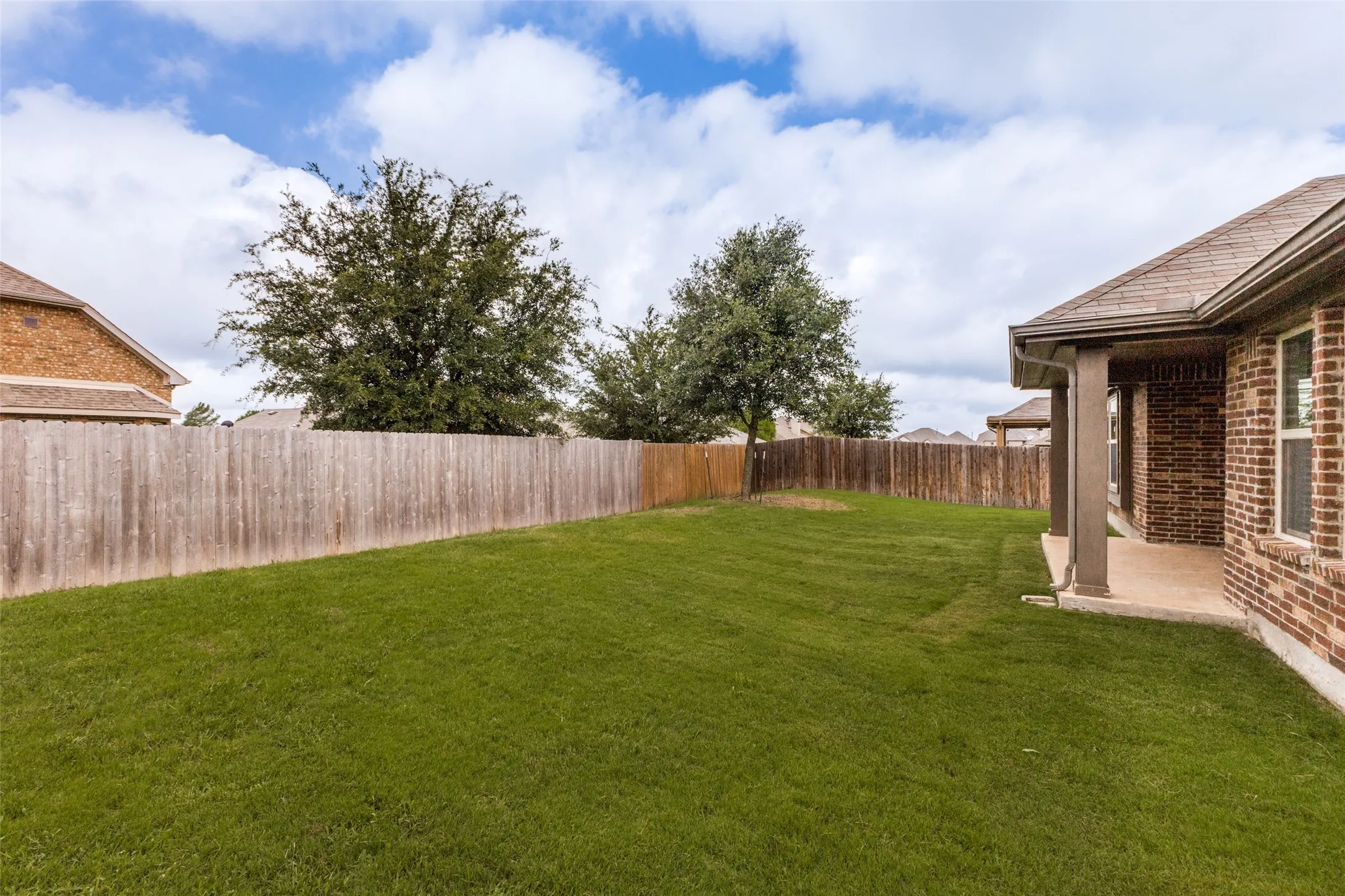 Single Family Residence For Sale in Kaufman County , 343 Blanco Drive, Forney, Texas 75126, 3 Bedroom, 2 Bathroom, 2 Garage spaces, 2,011 Sqft, built in 2018, mls#21308099, Real Estate Agent in Forney, Homes For Sale in Kaufman county, Homes For Sale in Forney, Realtor in Forney Texas, Real Estate Brokerage Independent Realty Texas, Luminita Cordes Realtor