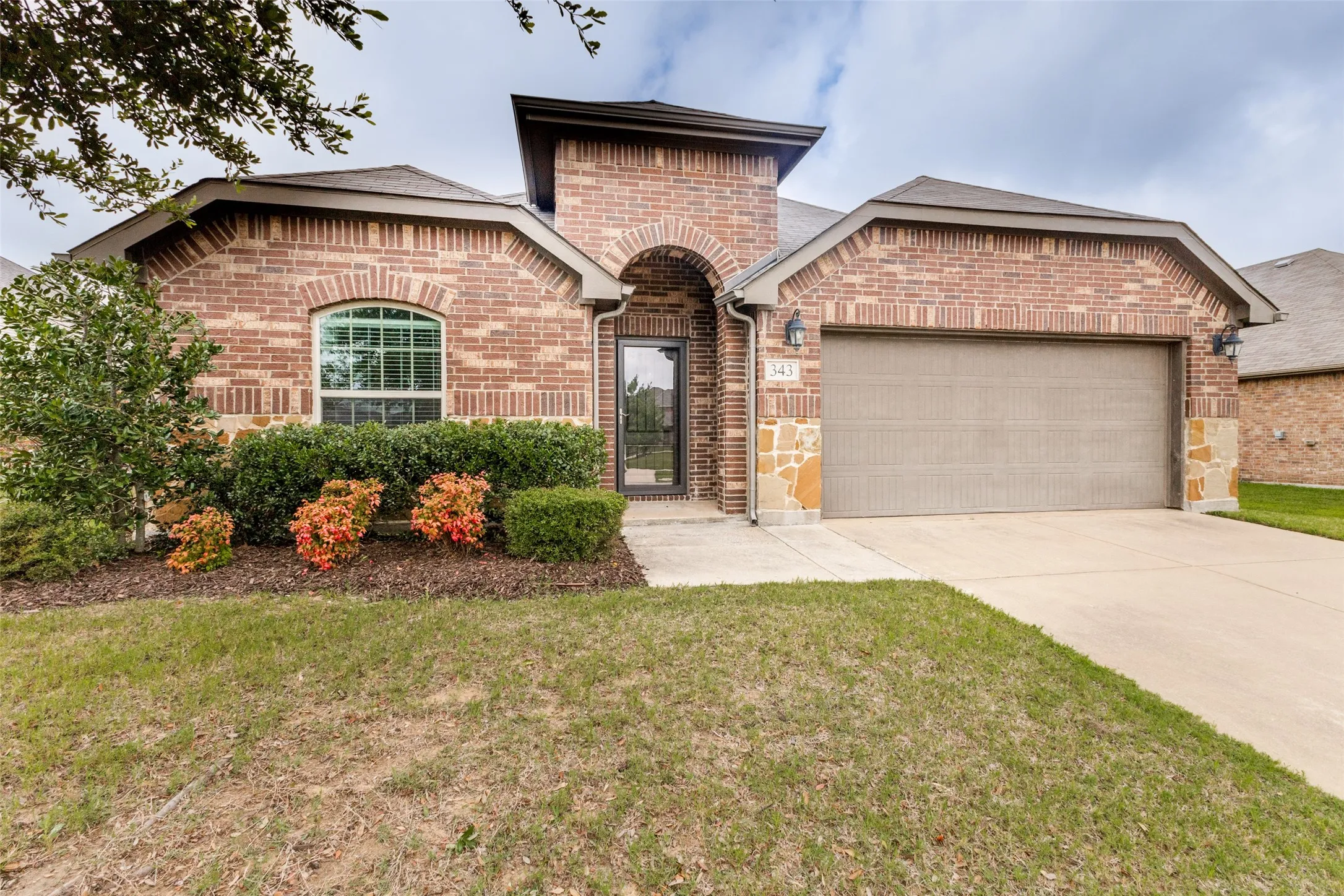 Single Family Residence For Sale in Kaufman County , 343 Blanco Drive, Forney, Texas 75126, 3 Bedroom, 2 Bathroom, 2 Garage spaces, 2,011 Sqft, built in 2018, mls#21308099, Real Estate Agent in Forney, Homes For Sale in Kaufman county, Homes For Sale in Forney, Realtor in Forney Texas, Real Estate Brokerage Independent Realty Texas, Luminita Cordes Realtor