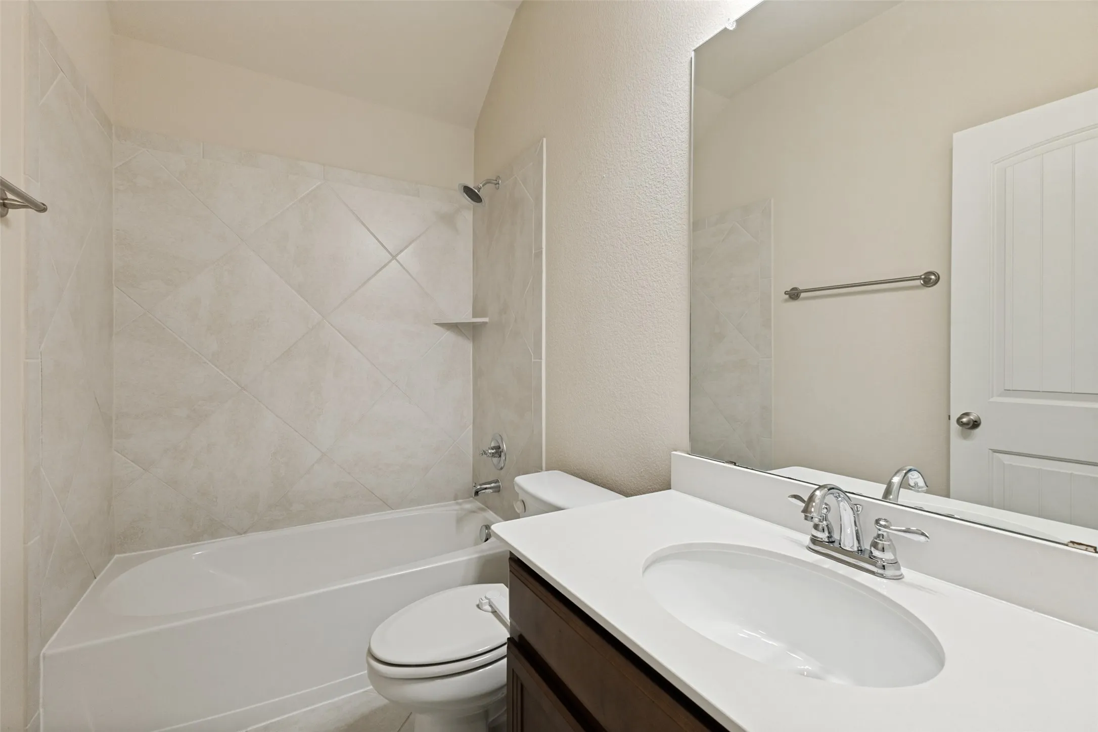 Single Family Residence For Sale in Kaufman County , 343 Blanco Drive, Forney, Texas 75126, 3 Bedroom, 2 Bathroom, 2 Garage spaces, 2,011 Sqft, built in 2018, mls#21308099, Real Estate Agent in Forney, Homes For Sale in Kaufman county, Homes For Sale in Forney, Realtor in Forney Texas, Real Estate Brokerage Independent Realty Texas, Luminita Cordes Realtor