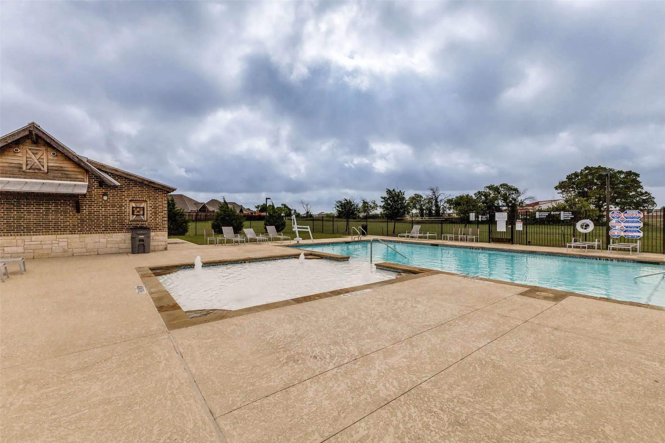 Single Family Residence For Sale in Kaufman County , 343 Blanco Drive, Forney, Texas 75126, 3 Bedroom, 2 Bathroom, 2 Garage spaces, 2,011 Sqft, built in 2018, mls#21308099, Real Estate Agent in Forney, Homes For Sale in Kaufman county, Homes For Sale in Forney, Realtor in Forney Texas, Real Estate Brokerage Independent Realty Texas, Luminita Cordes Realtor
