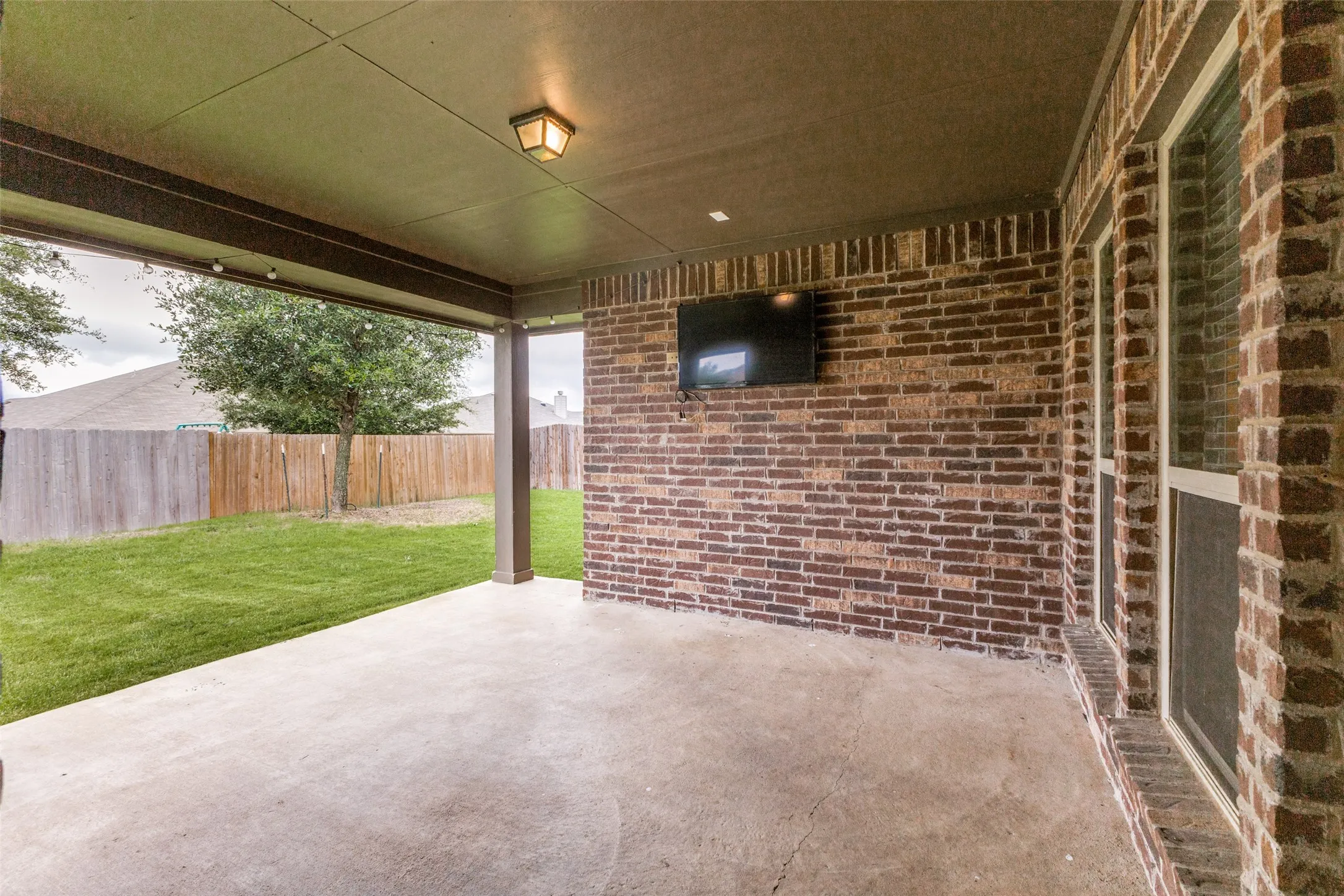 Single Family Residence For Sale in Kaufman County , 343 Blanco Drive, Forney, Texas 75126, 3 Bedroom, 2 Bathroom, 2 Garage spaces, 2,011 Sqft, built in 2018, mls#21308099, Real Estate Agent in Forney, Homes For Sale in Kaufman county, Homes For Sale in Forney, Realtor in Forney Texas, Real Estate Brokerage Independent Realty Texas, Luminita Cordes Realtor
