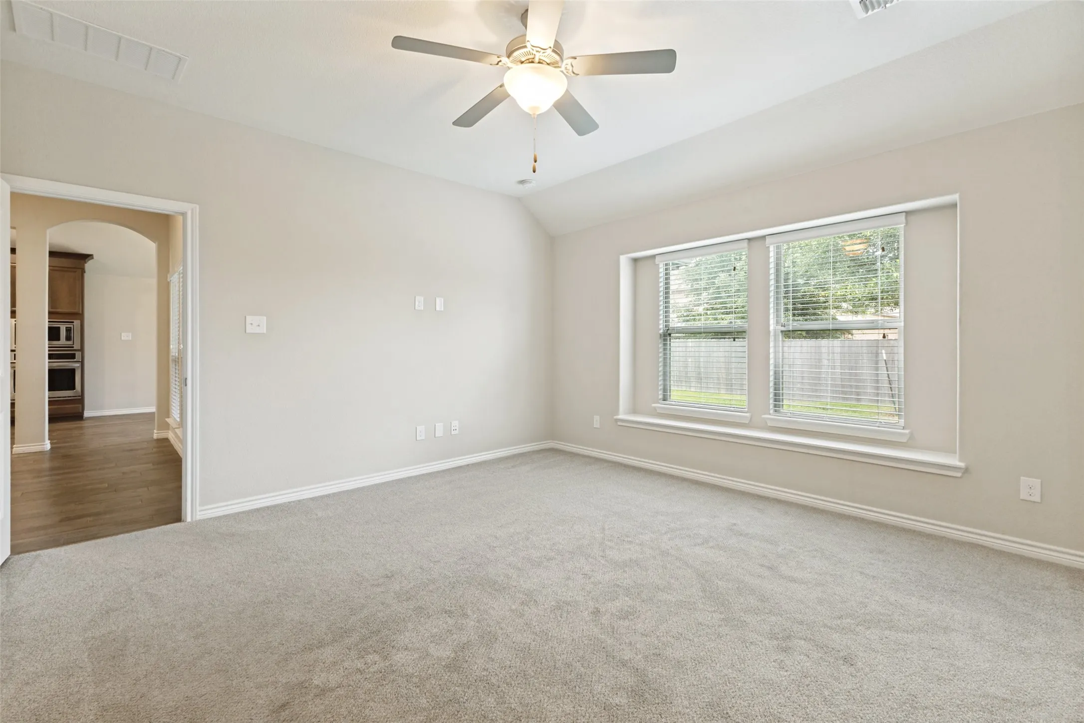 Single Family Residence For Sale in Kaufman County , 343 Blanco Drive, Forney, Texas 75126, 3 Bedroom, 2 Bathroom, 2 Garage spaces, 2,011 Sqft, built in 2018, mls#21308099, Real Estate Agent in Forney, Homes For Sale in Kaufman county, Homes For Sale in Forney, Realtor in Forney Texas, Real Estate Brokerage Independent Realty Texas, Luminita Cordes Realtor