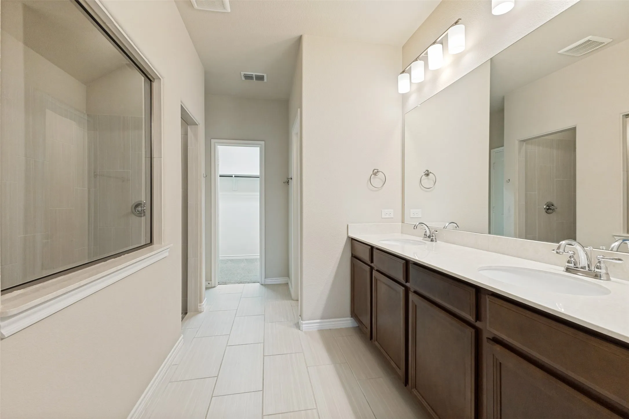 Single Family Residence For Sale in Kaufman County , 343 Blanco Drive, Forney, Texas 75126, 3 Bedroom, 2 Bathroom, 2 Garage spaces, 2,011 Sqft, built in 2018, mls#21308099, Real Estate Agent in Forney, Homes For Sale in Kaufman county, Homes For Sale in Forney, Realtor in Forney Texas, Real Estate Brokerage Independent Realty Texas, Luminita Cordes Realtor