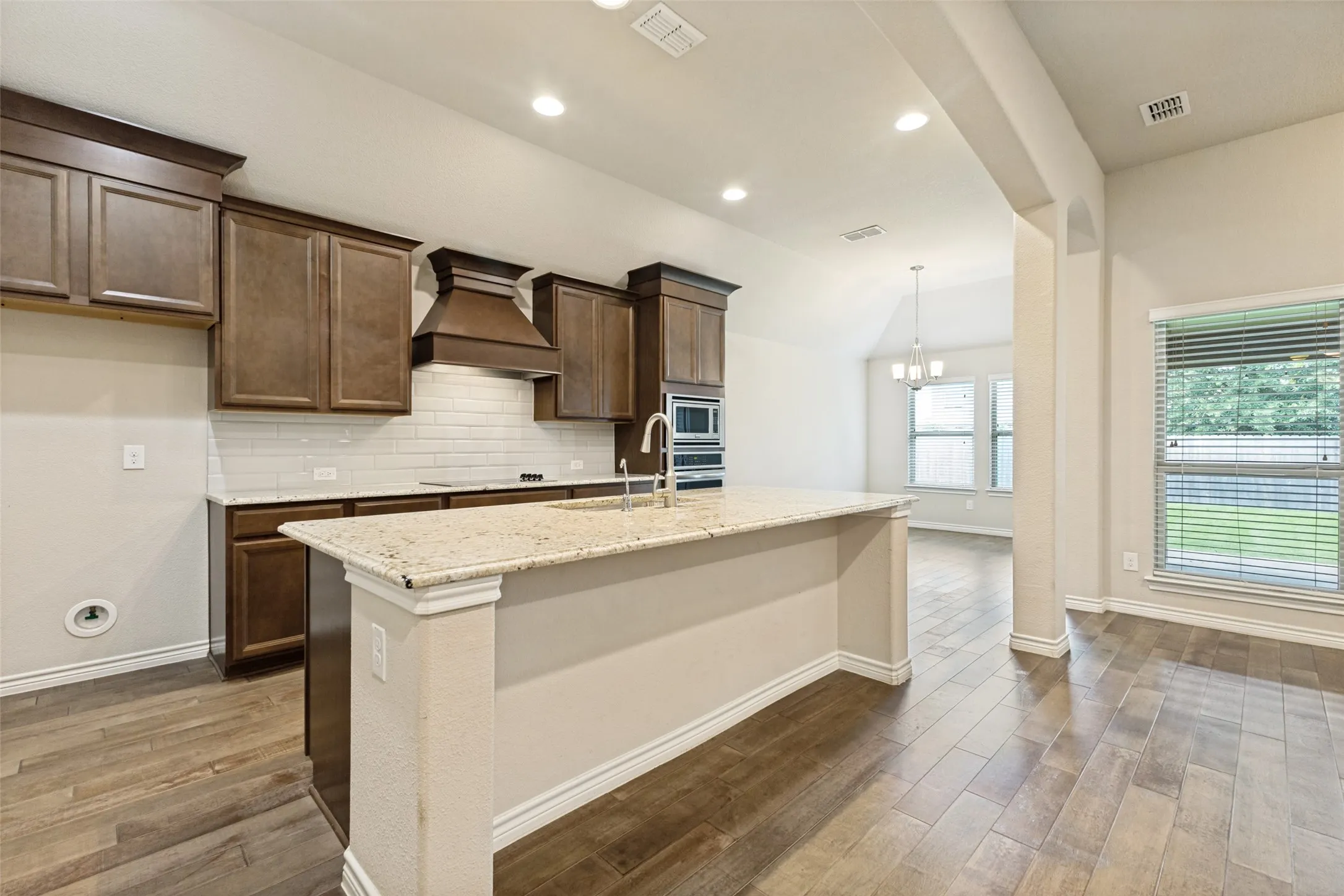Single Family Residence For Sale in Kaufman County , 343 Blanco Drive, Forney, Texas 75126, 3 Bedroom, 2 Bathroom, 2 Garage spaces, 2,011 Sqft, built in 2018, mls#21308099, Real Estate Agent in Forney, Homes For Sale in Kaufman county, Homes For Sale in Forney, Realtor in Forney Texas, Real Estate Brokerage Independent Realty Texas, Luminita Cordes Realtor