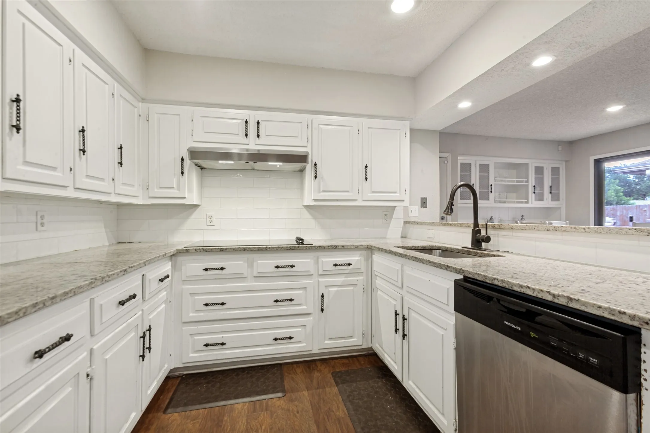 Single Family Residence For Sale in Dallas County , 1203 Grinnell Drive, Richardson, Texas 75081, 4 Bedroom, 3 Bathroom, 2 Garage spaces, 2,235 Sqft, built in 1974, mls#21307780, Real Estate Agent in Richardson, Homes For Sale in Dallas county, Homes For Sale in Richardson, Realtor in Richardson Texas, Real Estate Brokerage Independent Realty Texas, Luminita Cordes Realtor