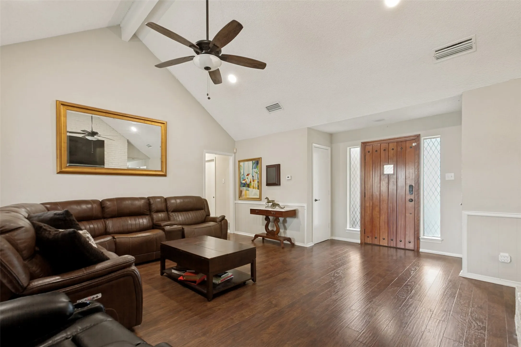 Single Family Residence For Sale in Dallas County , 1203 Grinnell Drive, Richardson, Texas 75081, 4 Bedroom, 3 Bathroom, 2 Garage spaces, 2,235 Sqft, built in 1974, mls#21307780, Real Estate Agent in Richardson, Homes For Sale in Dallas county, Homes For Sale in Richardson, Realtor in Richardson Texas, Real Estate Brokerage Independent Realty Texas, Luminita Cordes Realtor