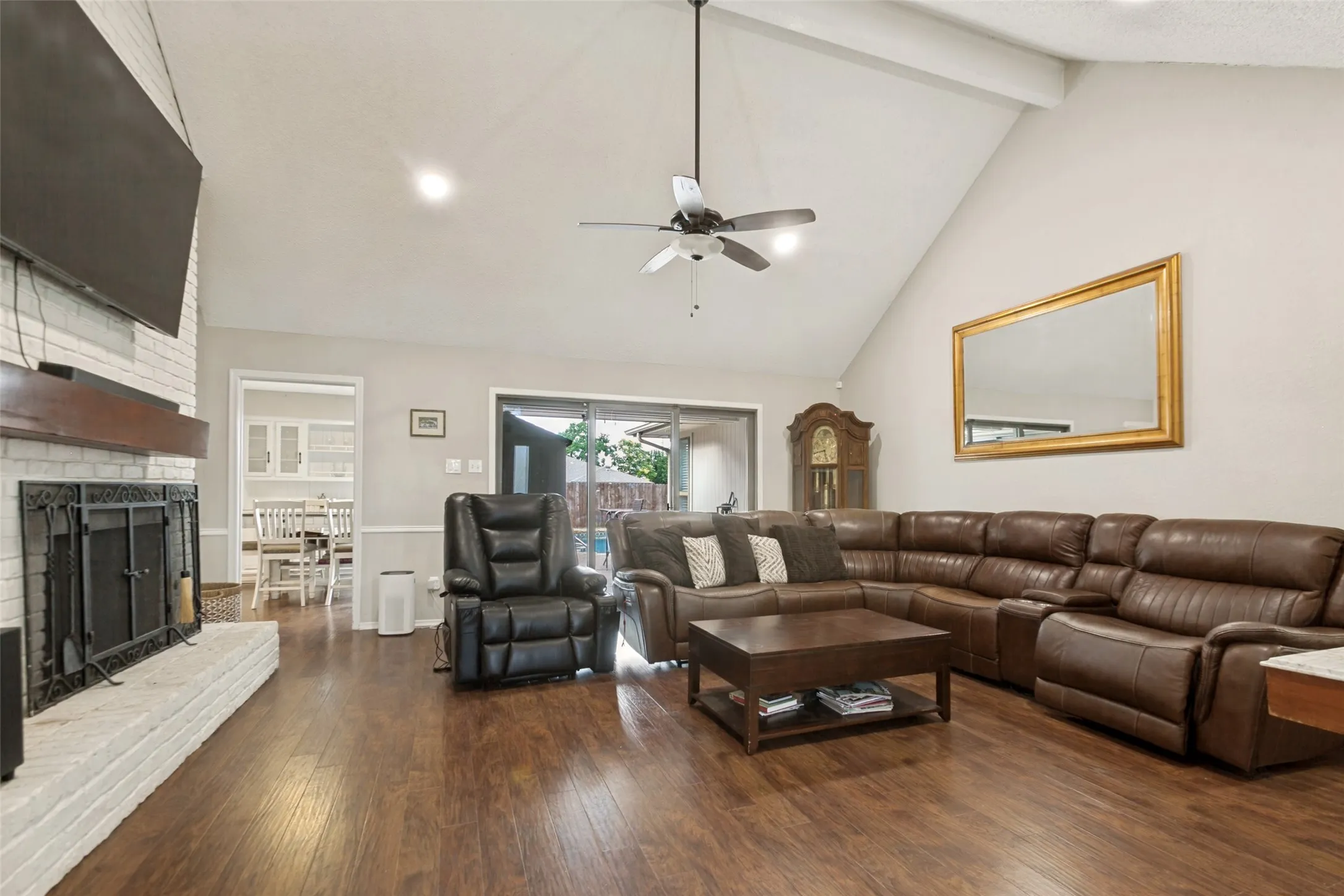 Single Family Residence For Sale in Dallas County , 1203 Grinnell Drive, Richardson, Texas 75081, 4 Bedroom, 3 Bathroom, 2 Garage spaces, 2,235 Sqft, built in 1974, mls#21307780, Real Estate Agent in Richardson, Homes For Sale in Dallas county, Homes For Sale in Richardson, Realtor in Richardson Texas, Real Estate Brokerage Independent Realty Texas, Luminita Cordes Realtor