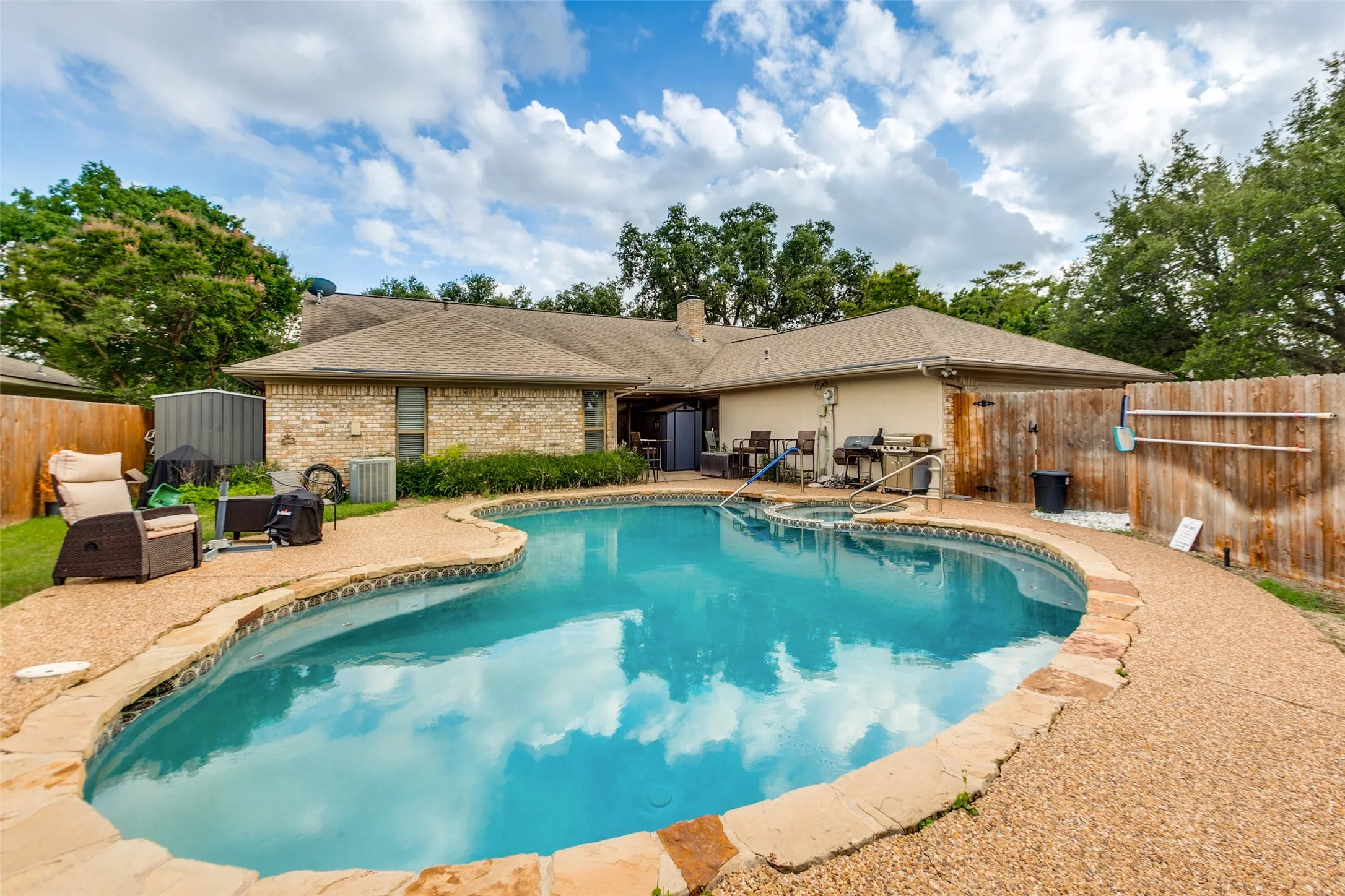 Single Family Residence For Sale in Dallas County , 1203 Grinnell Drive, Richardson, Texas 75081, 4 Bedroom, 3 Bathroom, 2 Garage spaces, 2,235 Sqft, built in 1974, mls#21307780, Real Estate Agent in Richardson, Homes For Sale in Dallas county, Homes For Sale in Richardson, Realtor in Richardson Texas, Real Estate Brokerage Independent Realty Texas, Luminita Cordes Realtor