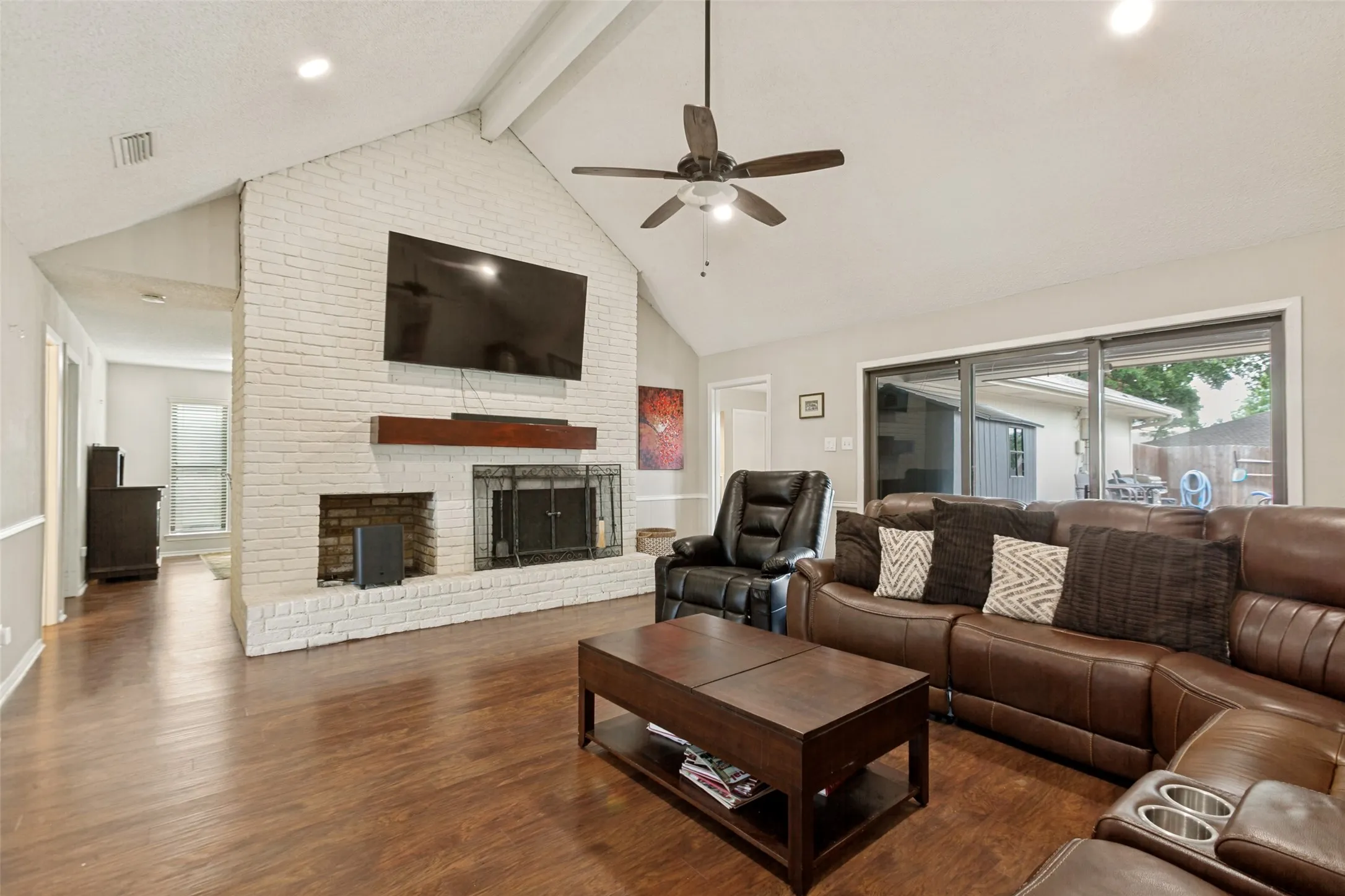 Single Family Residence For Sale in Dallas County , 1203 Grinnell Drive, Richardson, Texas 75081, 4 Bedroom, 3 Bathroom, 2 Garage spaces, 2,235 Sqft, built in 1974, mls#21307780, Real Estate Agent in Richardson, Homes For Sale in Dallas county, Homes For Sale in Richardson, Realtor in Richardson Texas, Real Estate Brokerage Independent Realty Texas, Luminita Cordes Realtor