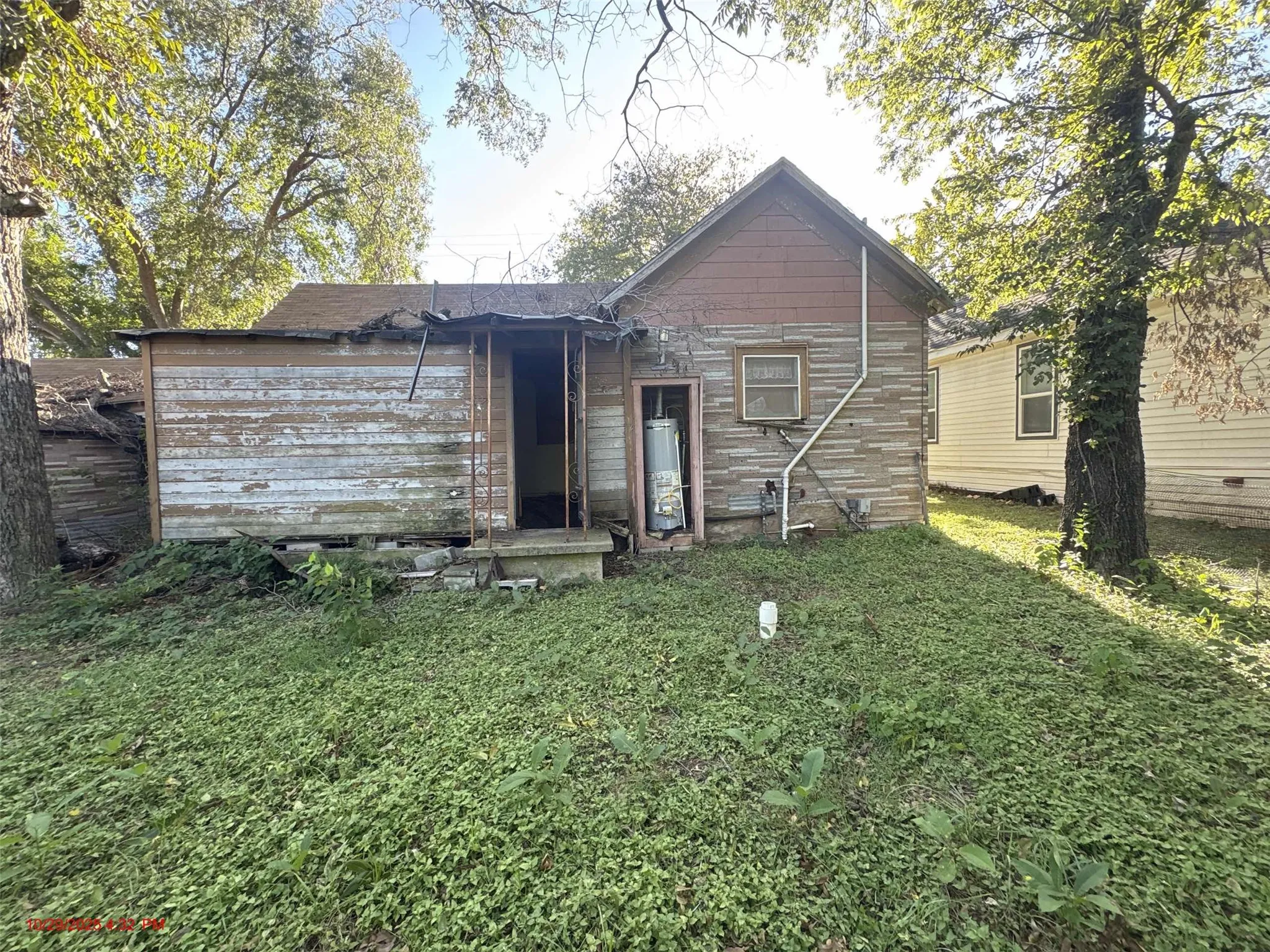 Single Family Residence For Sale in Mc Lennan County , 915 Turner Street, Waco, Texas 76704, 3 Bedroom, 1 Bathroom, Garage spaces, 1,332 Sqft, built in 1930, mls#21308108, Real Estate Agent in Waco, Homes For Sale in Mc Lennan county, Homes For Sale in Waco, Realtor in Waco Texas, Real Estate Brokerage Independent Realty Texas, Luminita Cordes Realtor