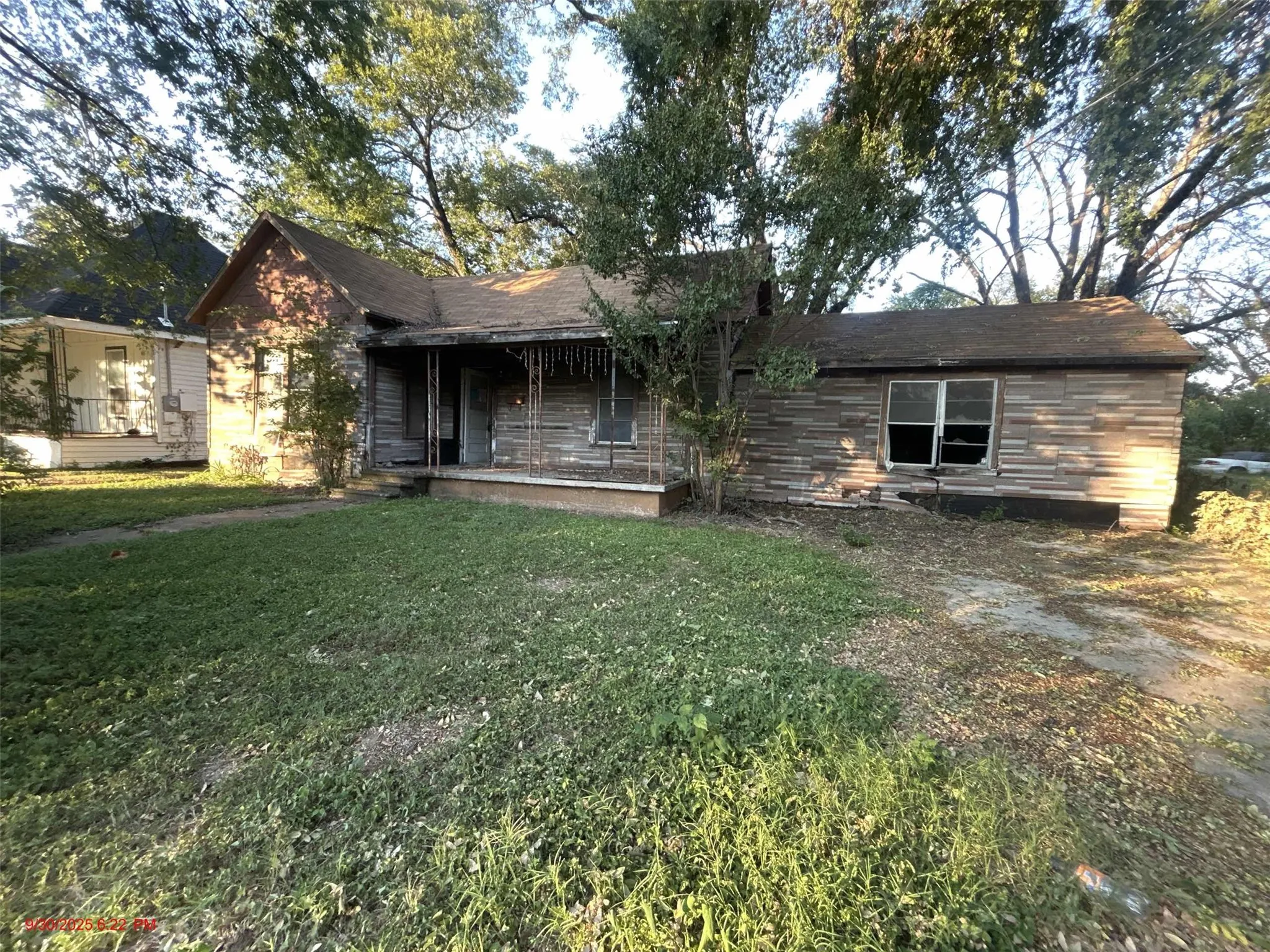 Single Family Residence For Sale in Mc Lennan County , 915 Turner Street, Waco, Texas 76704, 3 Bedroom, 1 Bathroom, Garage spaces, 1,332 Sqft, built in 1930, mls#21308108, Real Estate Agent in Waco, Homes For Sale in Mc Lennan county, Homes For Sale in Waco, Realtor in Waco Texas, Real Estate Brokerage Independent Realty Texas, Luminita Cordes Realtor