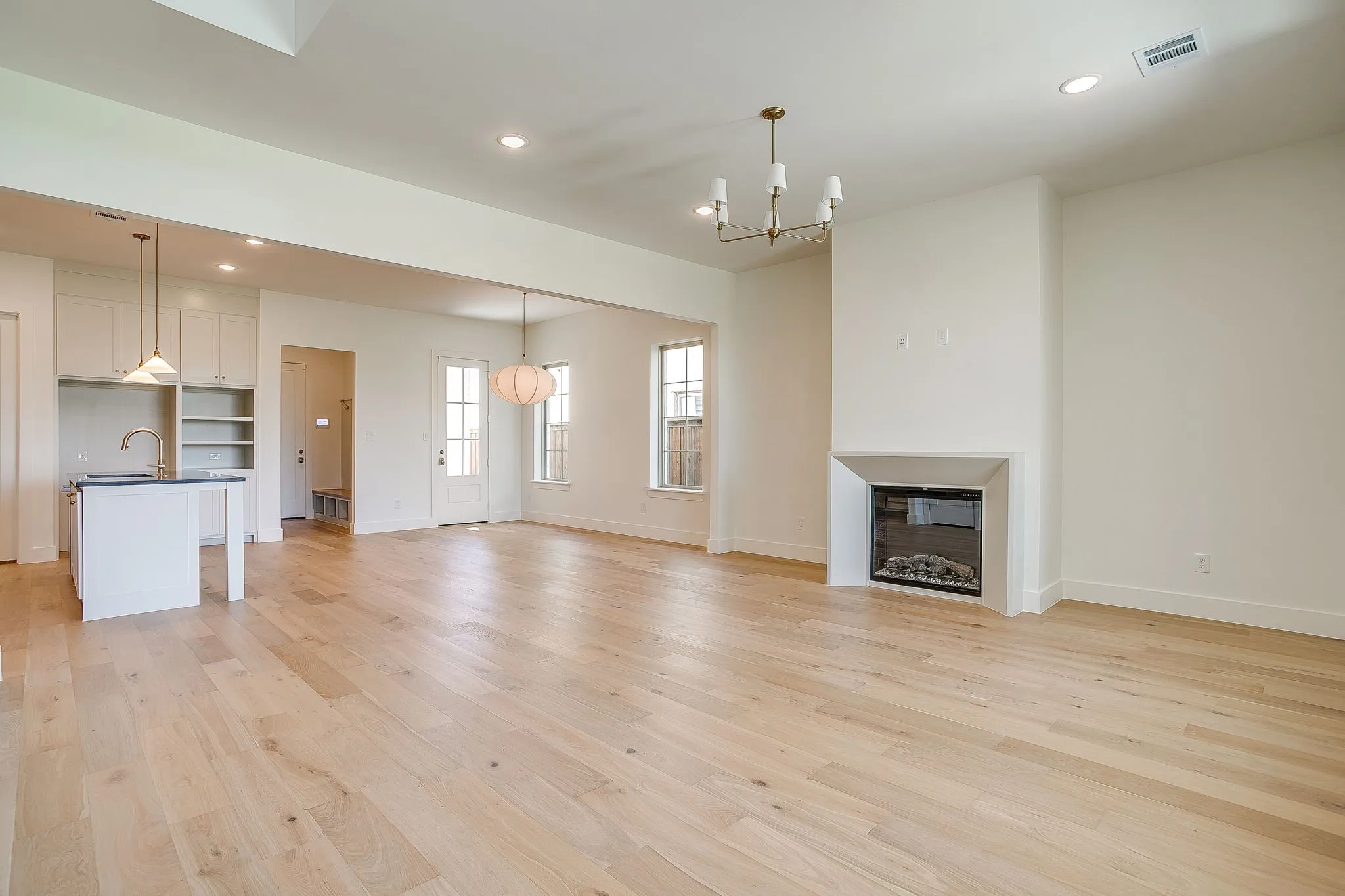 Townhouse For Sale in Parker County , 13833 Carnegie Drive, Fort Worth, Texas 76008, 3 Bedroom, 3 Bathroom, 2 Garage spaces, 2,078 Sqft, built in 2026, mls#21301362, Real Estate Agent in Fort Worth, Homes For Sale in Parker county, Homes For Sale in Fort Worth, Realtor in Fort Worth Texas, Real Estate Brokerage Independent Realty Texas, Luminita Cordes Realtor