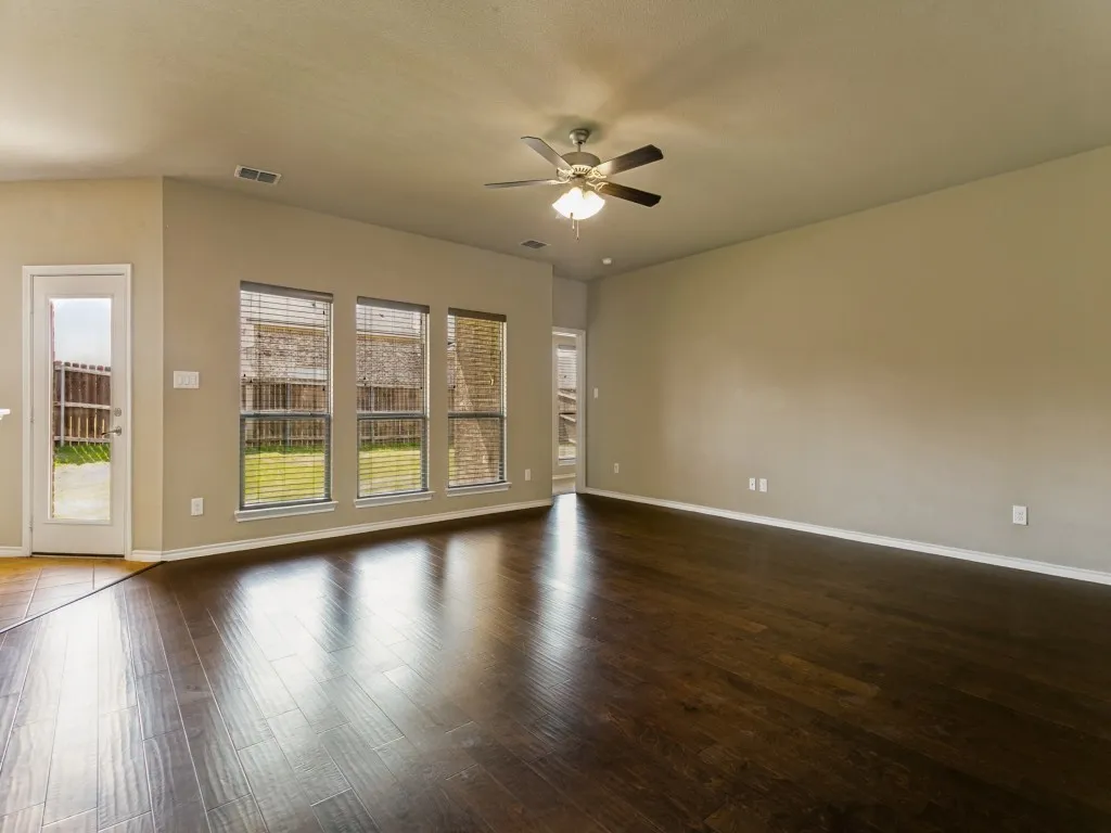 Single Family Residence For Sale in Denton County , 4009 Kensington Drive, Sanger, Texas 76266, 3 Bedroom, 2 Bathroom, 2 Garage spaces, 1,617 Sqft, built in 2018, Price $290,000, mls#21308120, Real Estate Agent in Sanger, Homes For Sale in Denton county, Homes For Sale in Sanger, Realtor in Sanger Texas, Real Estate Brokerage Independent Realty Texas, Luminita Cordes Realtor