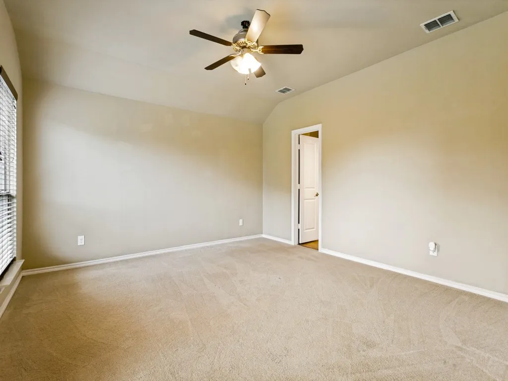 Single Family Residence For Sale in Denton County , 4009 Kensington Drive, Sanger, Texas 76266, 3 Bedroom, 2 Bathroom, 2 Garage spaces, 1,617 Sqft, built in 2018, Price $290,000, mls#21308120, Real Estate Agent in Sanger, Homes For Sale in Denton county, Homes For Sale in Sanger, Realtor in Sanger Texas, Real Estate Brokerage Independent Realty Texas, Luminita Cordes Realtor