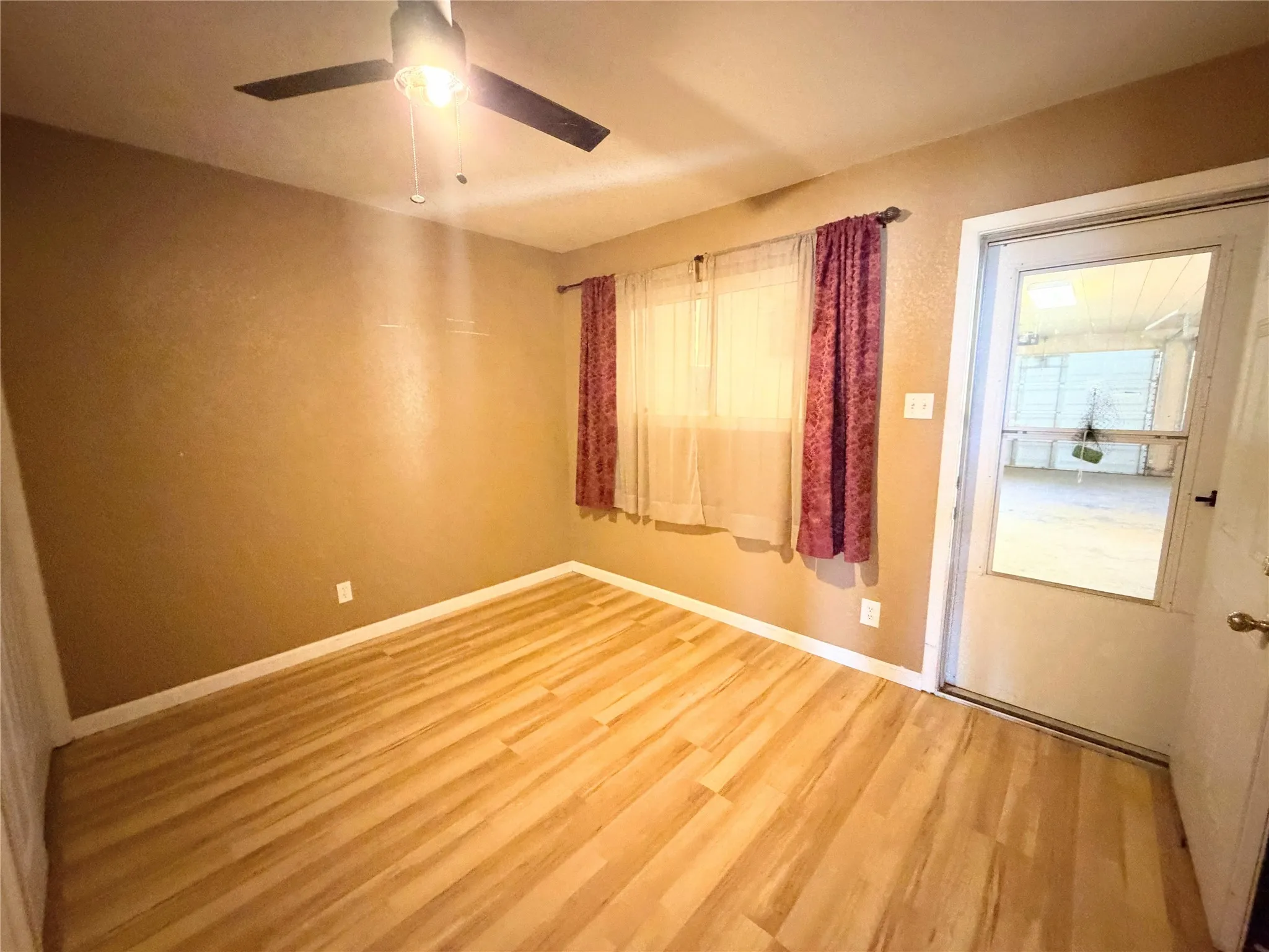 Single Family Residence For Sale in Limestone County , 587 Lcr 779, Groesbeck, Texas 76642, 3 Bedroom, 2 Bathroom, 2 Garage spaces, 1,638 Sqft, built in 2000, mls#21266176, Real Estate Agent in Groesbeck, Homes For Sale in Limestone county, Homes For Sale in Groesbeck, Realtor in Groesbeck Texas, Real Estate Brokerage Independent Realty Texas, Luminita Cordes Realtor
