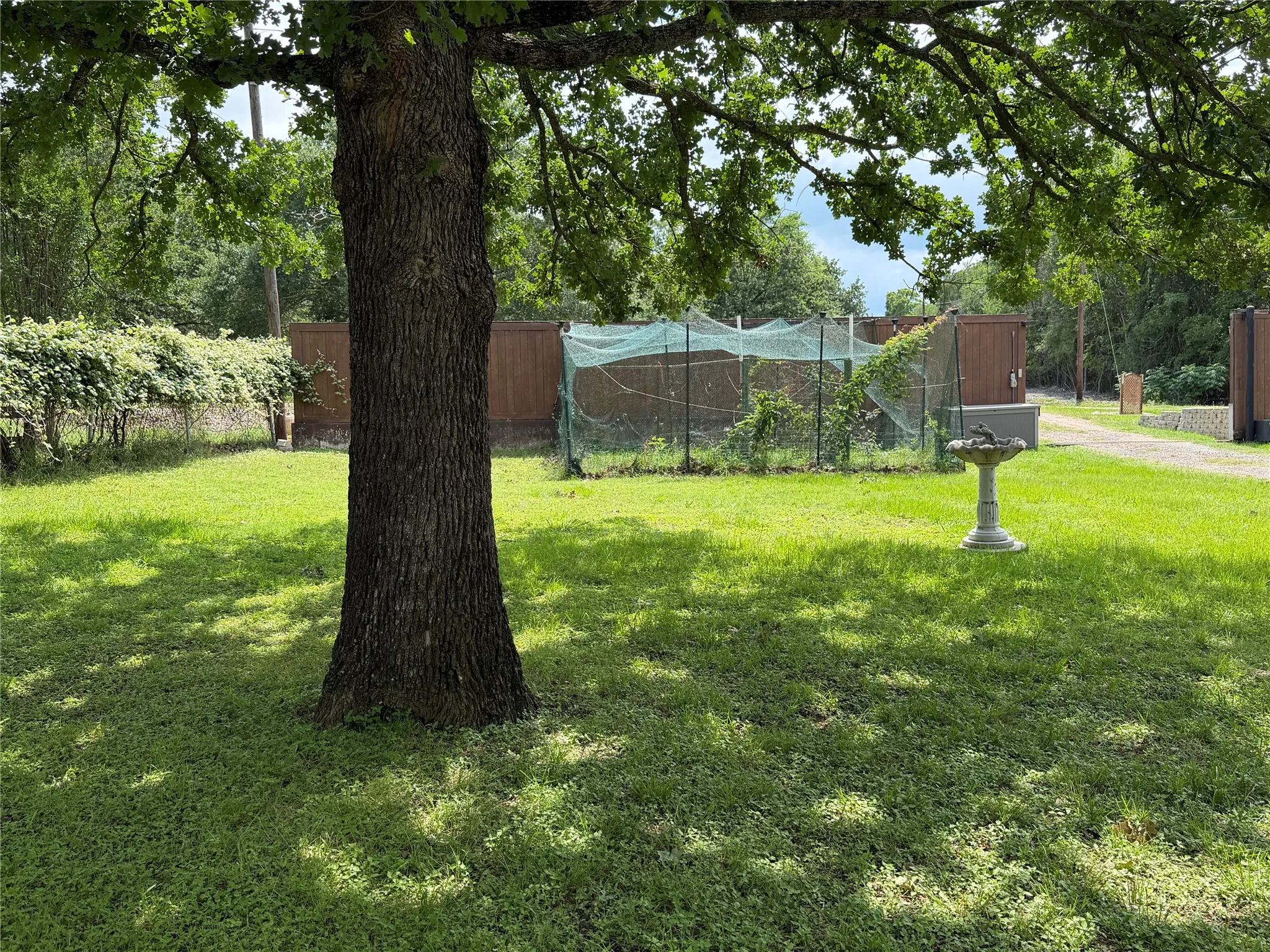 Single Family Residence For Sale in Limestone County , 587 Lcr 779, Groesbeck, Texas 76642, 3 Bedroom, 2 Bathroom, 2 Garage spaces, 1,638 Sqft, built in 2000, mls#21266176, Real Estate Agent in Groesbeck, Homes For Sale in Limestone county, Homes For Sale in Groesbeck, Realtor in Groesbeck Texas, Real Estate Brokerage Independent Realty Texas, Luminita Cordes Realtor