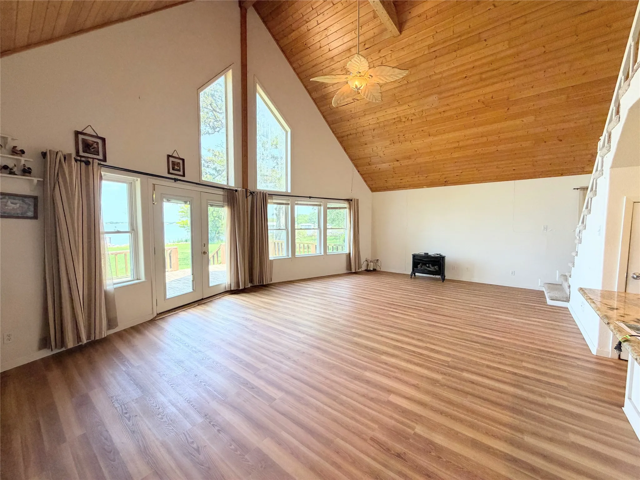 Single Family Residence For Sale in Limestone County , 587 Lcr 779, Groesbeck, Texas 76642, 3 Bedroom, 2 Bathroom, 2 Garage spaces, 1,638 Sqft, built in 2000, mls#21266176, Real Estate Agent in Groesbeck, Homes For Sale in Limestone county, Homes For Sale in Groesbeck, Realtor in Groesbeck Texas, Real Estate Brokerage Independent Realty Texas, Luminita Cordes Realtor