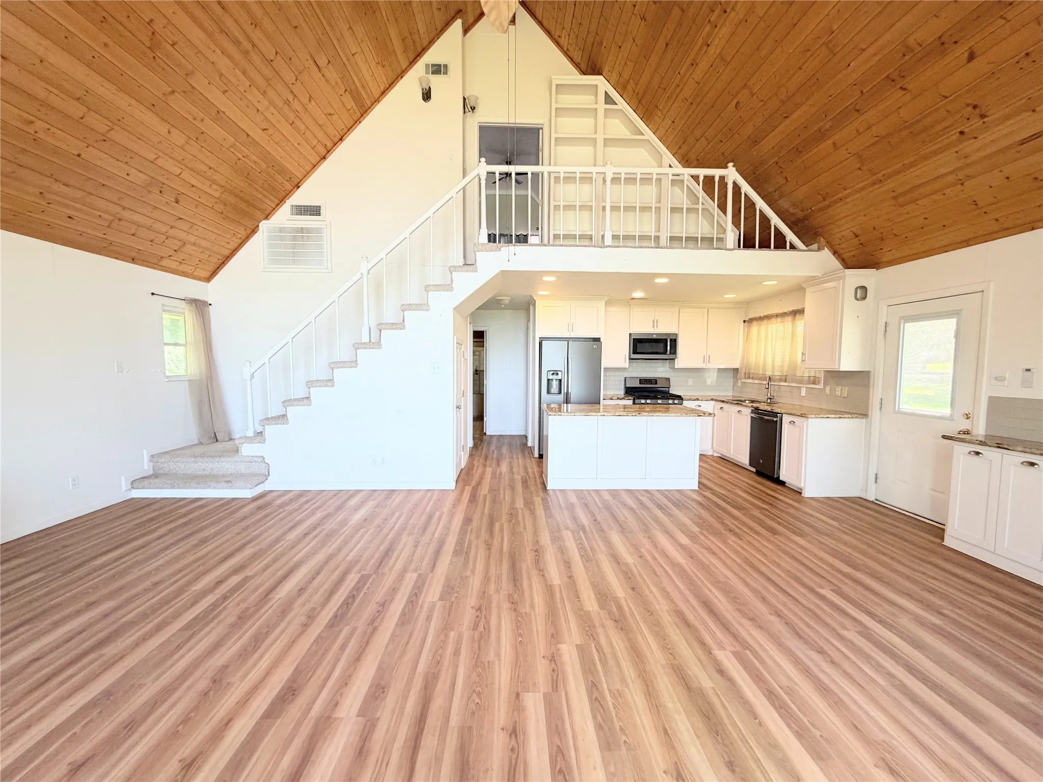 Single Family Residence For Sale in Limestone County , 587 Lcr 779, Groesbeck, Texas 76642, 3 Bedroom, 2 Bathroom, 2 Garage spaces, 1,638 Sqft, built in 2000, mls#21266176, Real Estate Agent in Groesbeck, Homes For Sale in Limestone county, Homes For Sale in Groesbeck, Realtor in Groesbeck Texas, Real Estate Brokerage Independent Realty Texas, Luminita Cordes Realtor