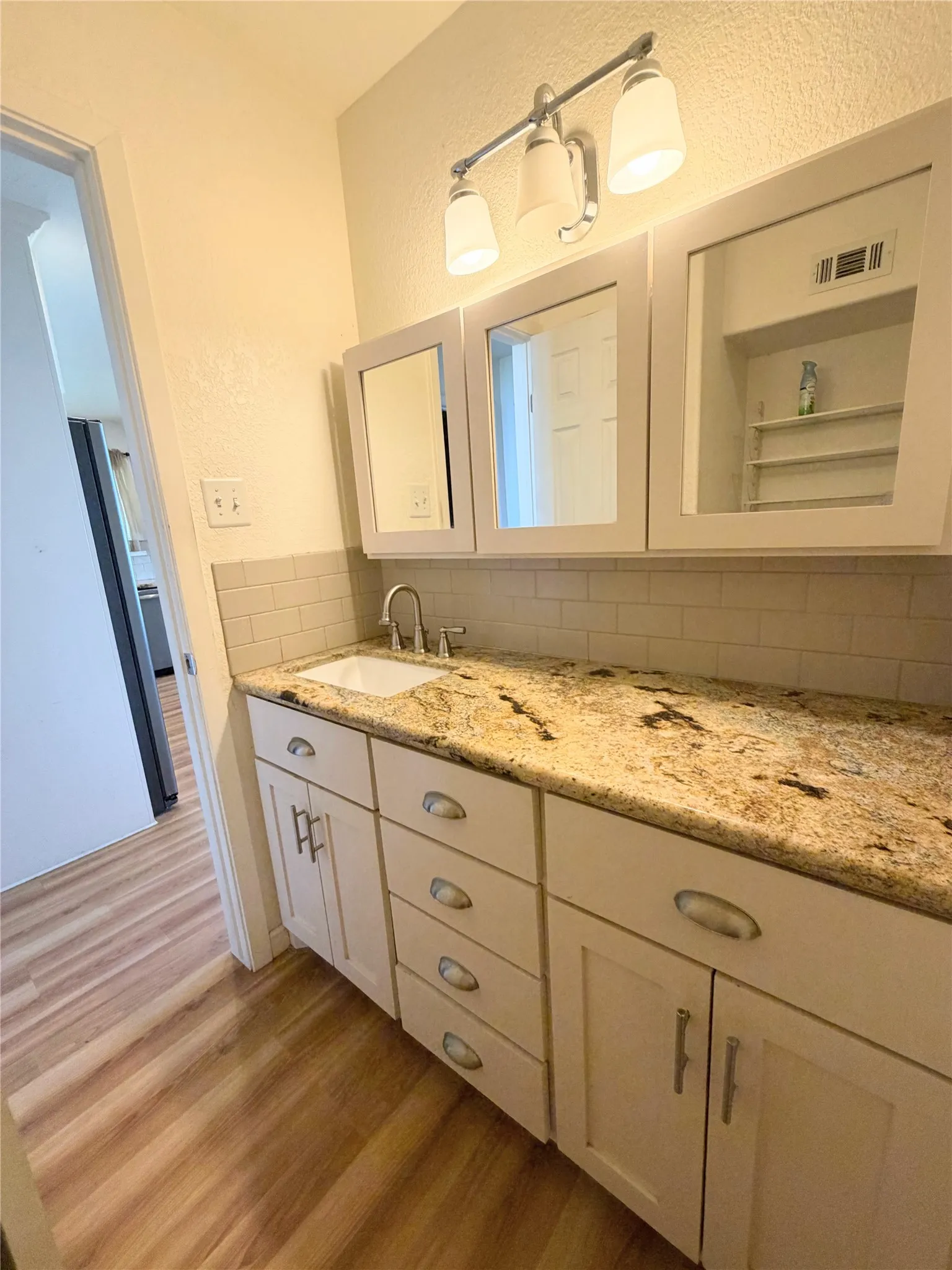 Single Family Residence For Sale in Limestone County , 587 Lcr 779, Groesbeck, Texas 76642, 3 Bedroom, 2 Bathroom, 2 Garage spaces, 1,638 Sqft, built in 2000, mls#21266176, Real Estate Agent in Groesbeck, Homes For Sale in Limestone county, Homes For Sale in Groesbeck, Realtor in Groesbeck Texas, Real Estate Brokerage Independent Realty Texas, Luminita Cordes Realtor