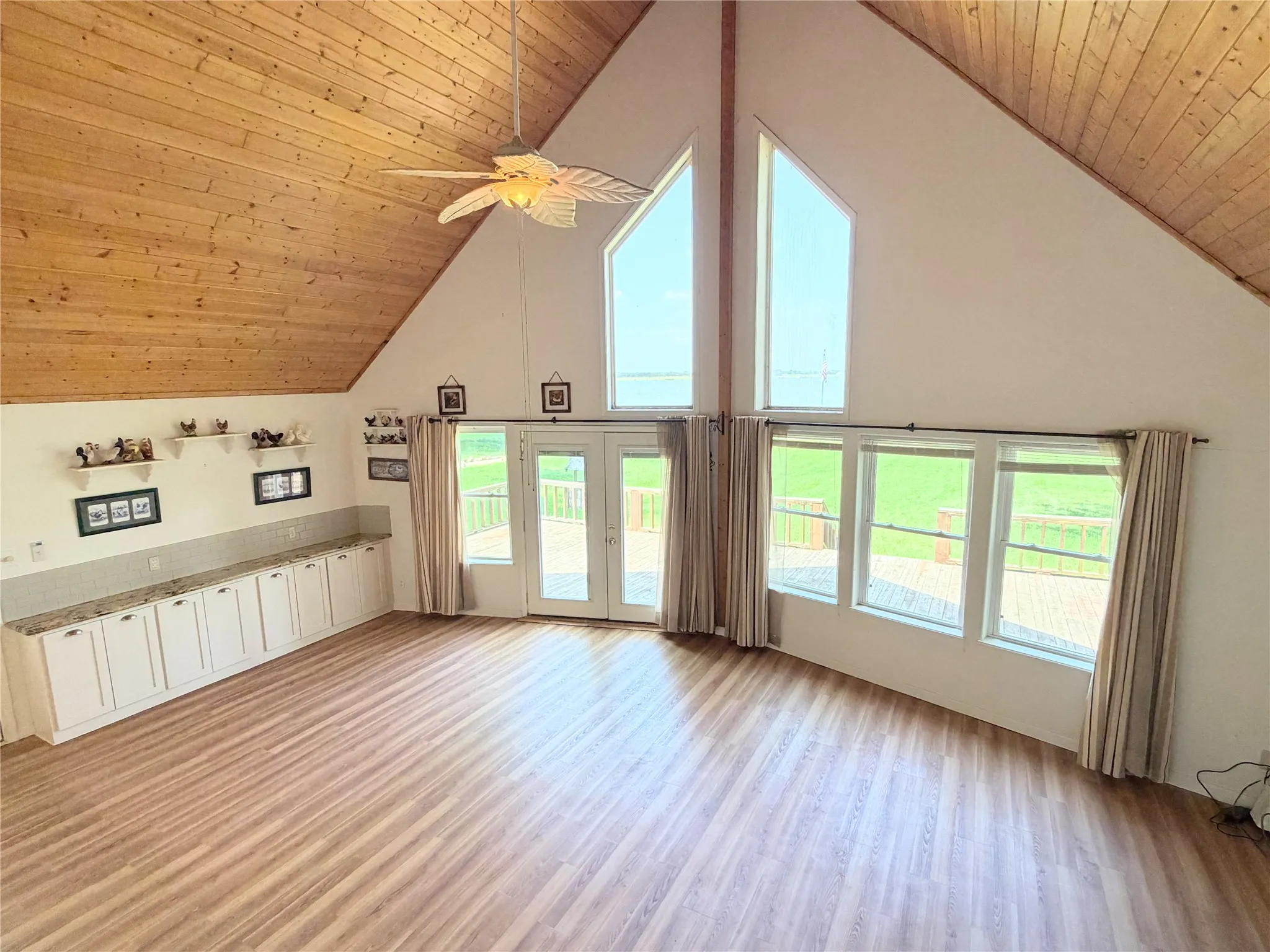 Single Family Residence For Sale in Limestone County , 587 Lcr 779, Groesbeck, Texas 76642, 3 Bedroom, 2 Bathroom, 2 Garage spaces, 1,638 Sqft, built in 2000, mls#21266176, Real Estate Agent in Groesbeck, Homes For Sale in Limestone county, Homes For Sale in Groesbeck, Realtor in Groesbeck Texas, Real Estate Brokerage Independent Realty Texas, Luminita Cordes Realtor