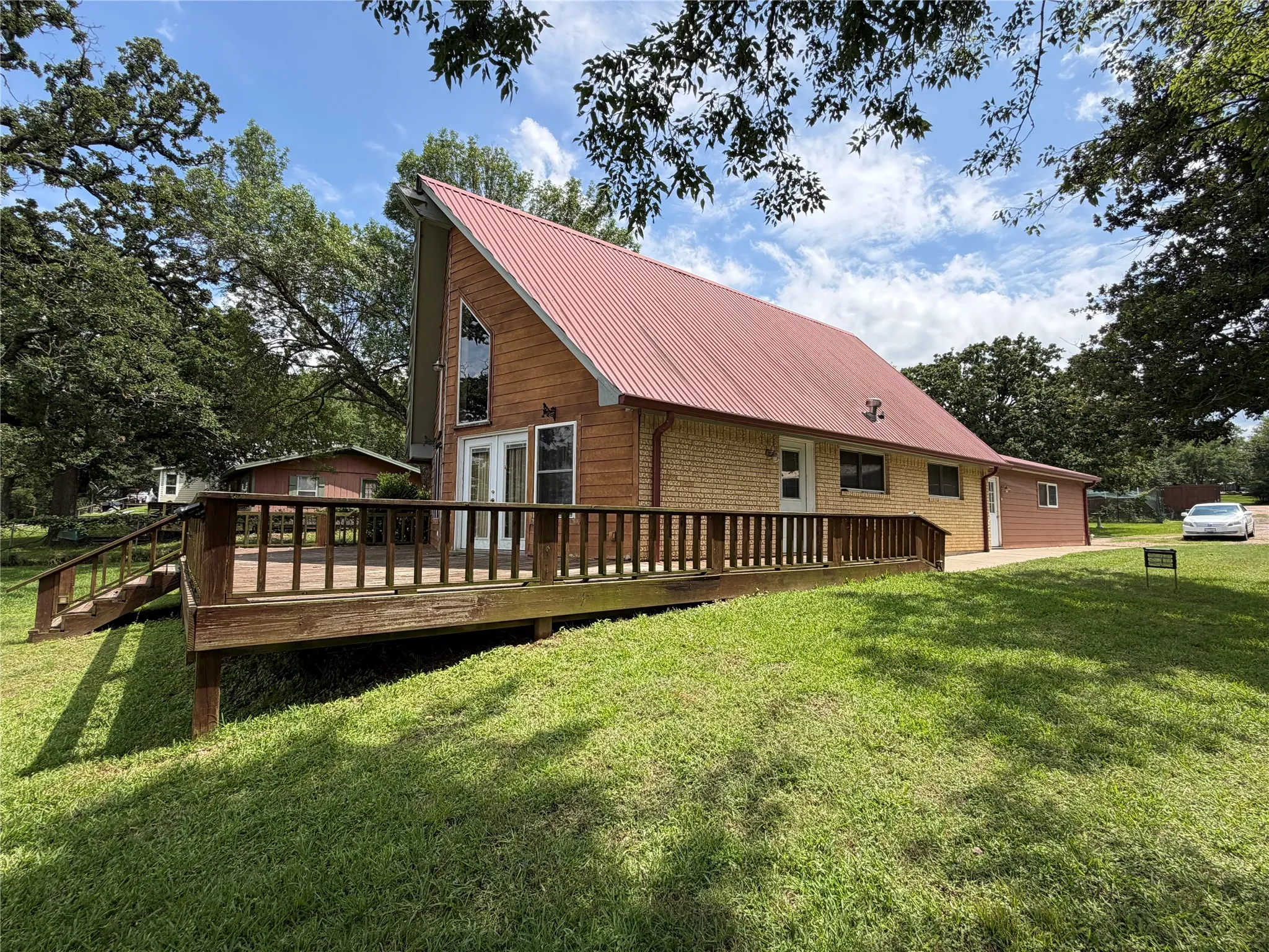 Single Family Residence For Sale in Limestone County , 587 Lcr 779, Groesbeck, Texas 76642, 3 Bedroom, 2 Bathroom, 2 Garage spaces, 1,638 Sqft, built in 2000, mls#21266176, Real Estate Agent in Groesbeck, Homes For Sale in Limestone county, Homes For Sale in Groesbeck, Realtor in Groesbeck Texas, Real Estate Brokerage Independent Realty Texas, Luminita Cordes Realtor