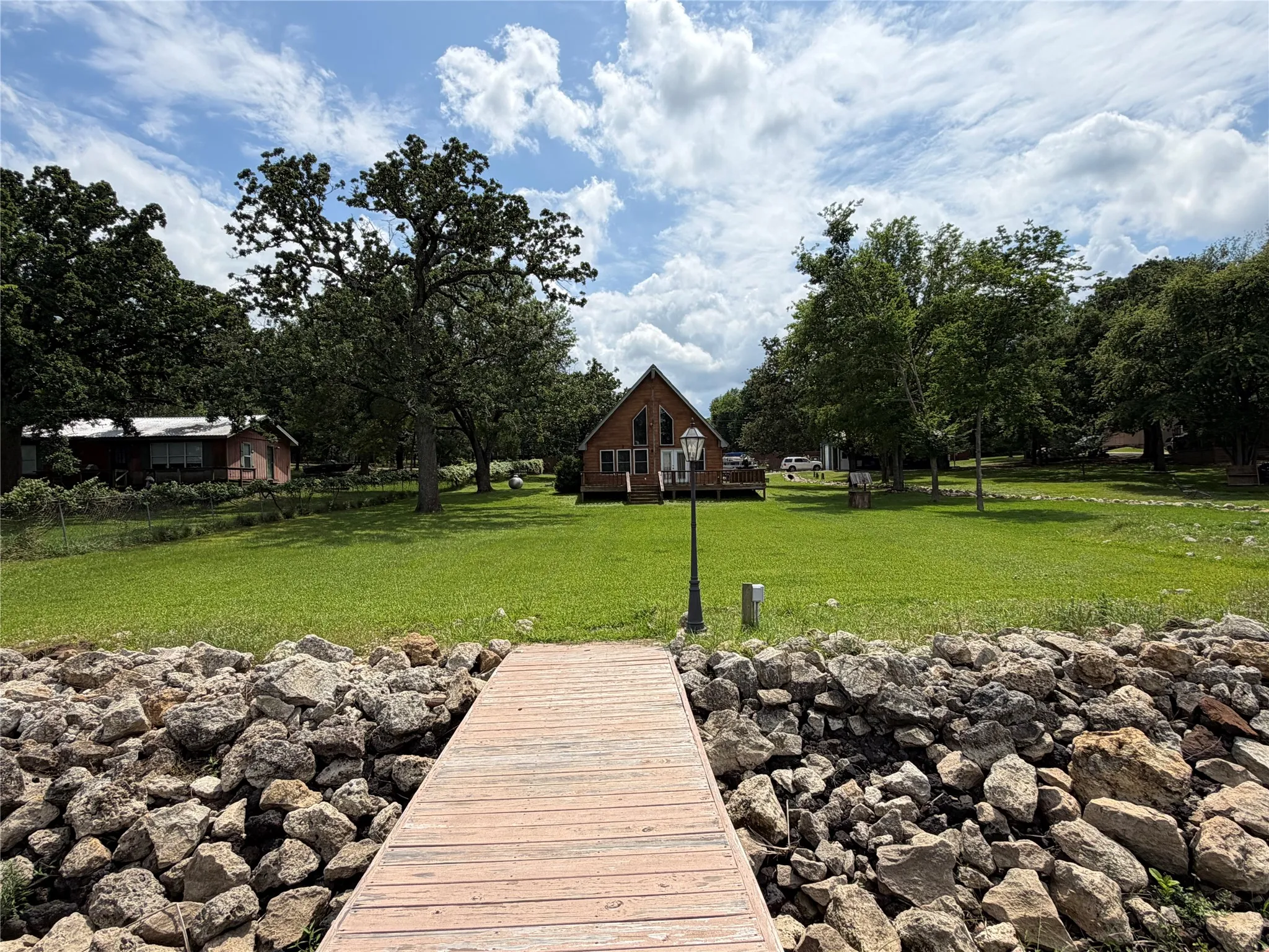 Single Family Residence For Sale in Limestone County , 587 Lcr 779, Groesbeck, Texas 76642, 3 Bedroom, 2 Bathroom, 2 Garage spaces, 1,638 Sqft, built in 2000, mls#21266176, Real Estate Agent in Groesbeck, Homes For Sale in Limestone county, Homes For Sale in Groesbeck, Realtor in Groesbeck Texas, Real Estate Brokerage Independent Realty Texas, Luminita Cordes Realtor