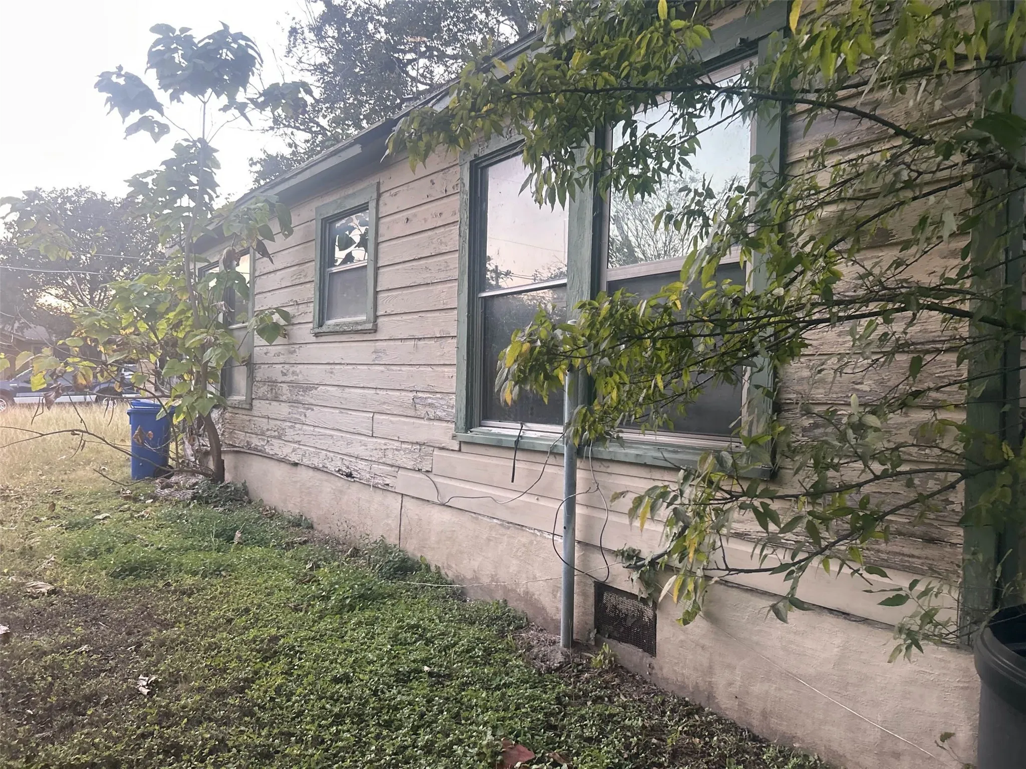 Single Family Residence For Sale in Mc Lennan County , 3317 N 23rd Street, Waco, Texas 76708, 2 Bedroom, 1 Bathroom, Garage spaces, 848 Sqft, built in 1947, mls#21308129, Real Estate Agent in Waco, Homes For Sale in Mc Lennan county, Homes For Sale in Waco, Realtor in Waco Texas, Real Estate Brokerage Independent Realty Texas, Luminita Cordes Realtor