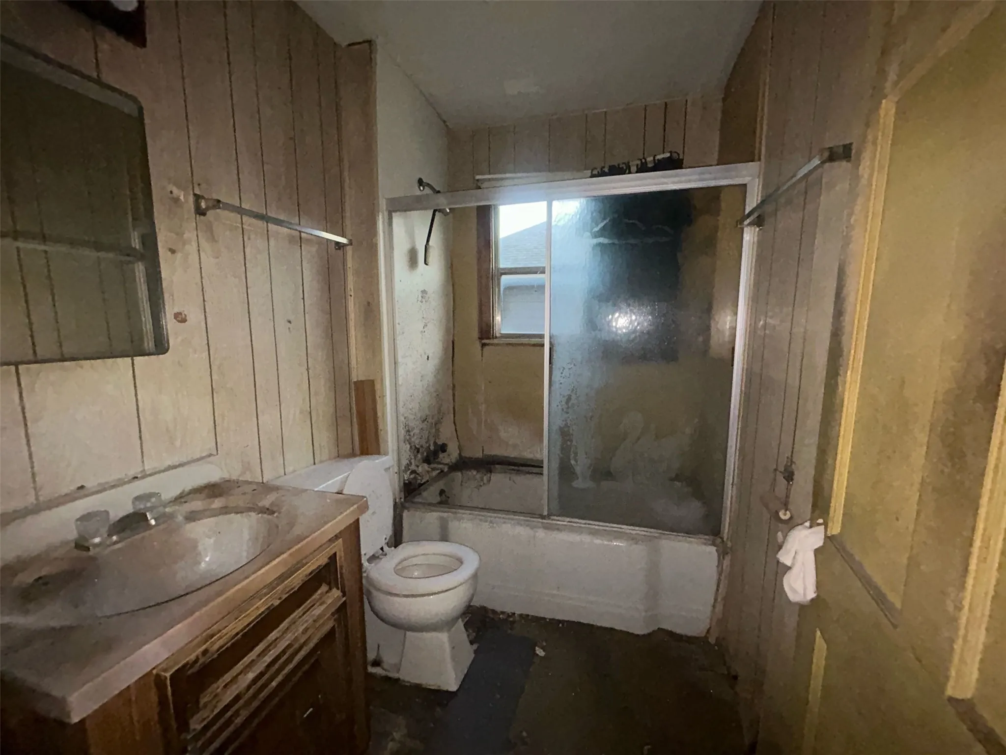 Single Family Residence For Sale in Mc Lennan County , 3317 N 23rd Street, Waco, Texas 76708, 2 Bedroom, 1 Bathroom, Garage spaces, 848 Sqft, built in 1947, mls#21308129, Real Estate Agent in Waco, Homes For Sale in Mc Lennan county, Homes For Sale in Waco, Realtor in Waco Texas, Real Estate Brokerage Independent Realty Texas, Luminita Cordes Realtor