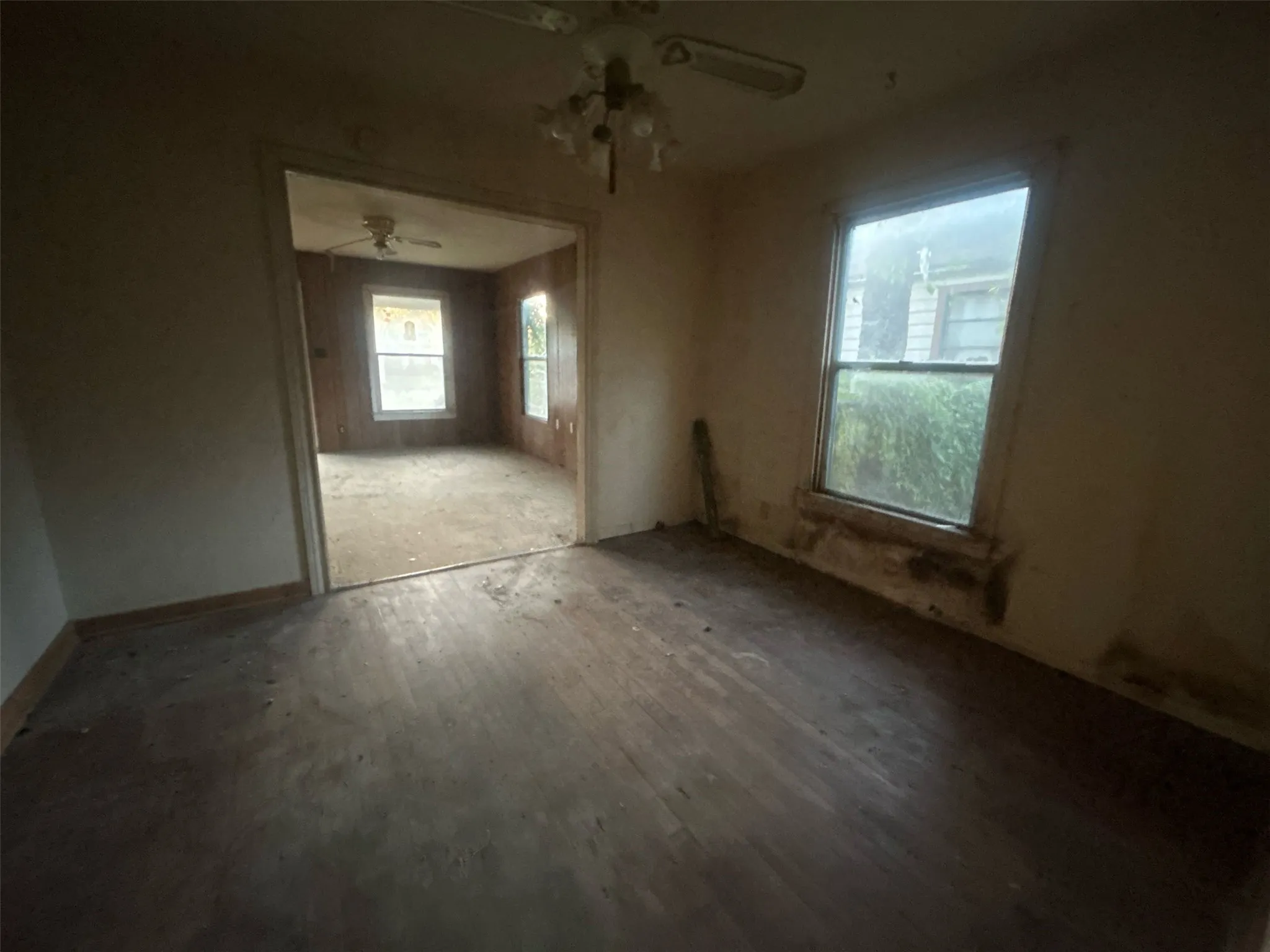 Single Family Residence For Sale in Mc Lennan County , 3317 N 23rd Street, Waco, Texas 76708, 2 Bedroom, 1 Bathroom, Garage spaces, 848 Sqft, built in 1947, mls#21308129, Real Estate Agent in Waco, Homes For Sale in Mc Lennan county, Homes For Sale in Waco, Realtor in Waco Texas, Real Estate Brokerage Independent Realty Texas, Luminita Cordes Realtor