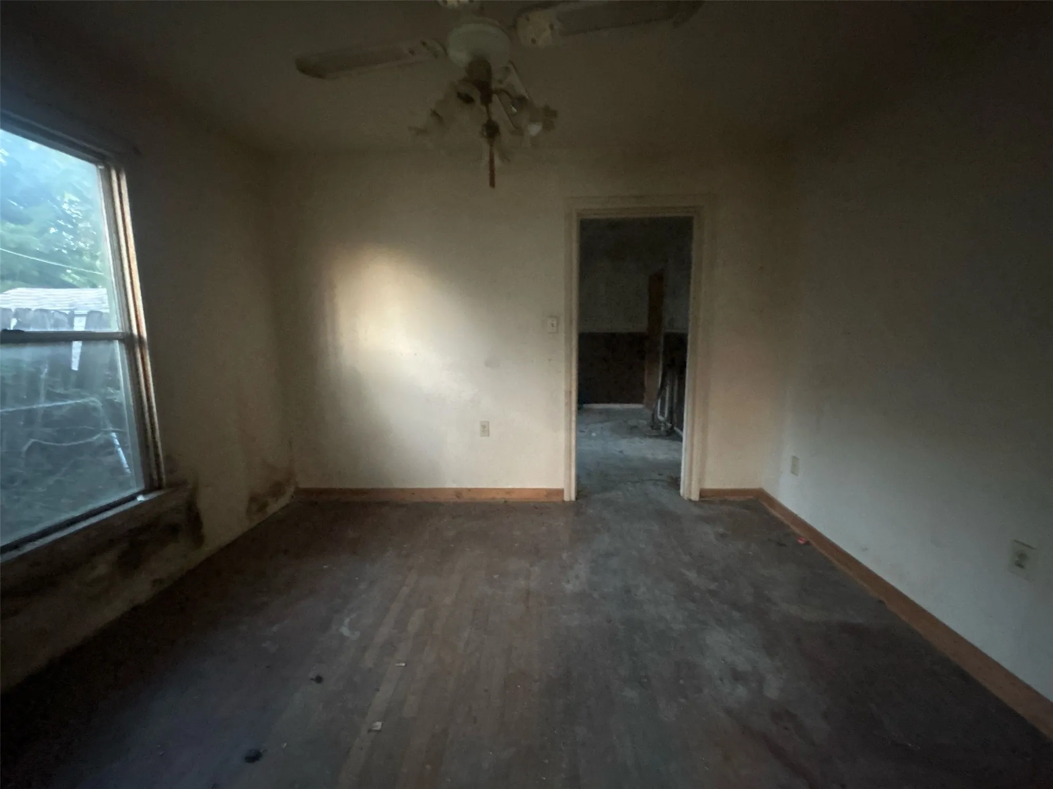 Single Family Residence For Sale in Mc Lennan County , 3317 N 23rd Street, Waco, Texas 76708, 2 Bedroom, 1 Bathroom, Garage spaces, 848 Sqft, built in 1947, mls#21308129, Real Estate Agent in Waco, Homes For Sale in Mc Lennan county, Homes For Sale in Waco, Realtor in Waco Texas, Real Estate Brokerage Independent Realty Texas, Luminita Cordes Realtor