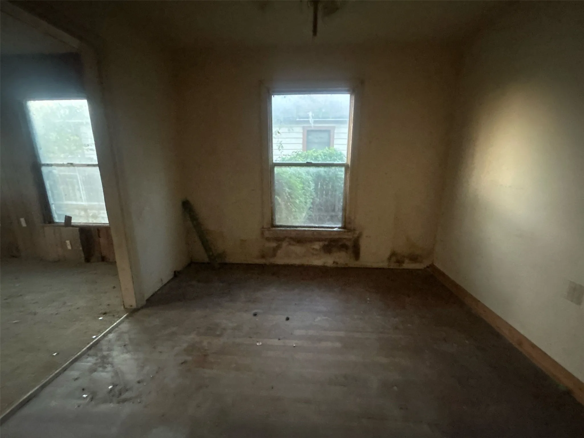 Single Family Residence For Sale in Mc Lennan County , 3317 N 23rd Street, Waco, Texas 76708, 2 Bedroom, 1 Bathroom, Garage spaces, 848 Sqft, built in 1947, mls#21308129, Real Estate Agent in Waco, Homes For Sale in Mc Lennan county, Homes For Sale in Waco, Realtor in Waco Texas, Real Estate Brokerage Independent Realty Texas, Luminita Cordes Realtor