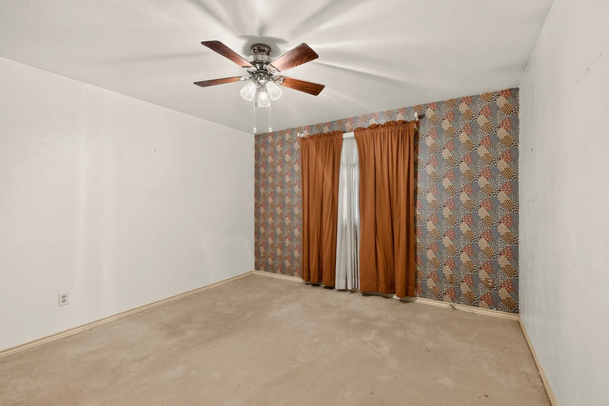 Single Family Residence For Sale in Dallas County , 1000 Townsend Lane, De Soto, Texas 75115, 3 Bedrooms, 3 Bathrooms, 2 Garage spaces, 2,365 Sqft, built in 1978, Price $309,000, mls#21308081, Real Estate Agent in De Soto, Homes For Sale in Dallas county, Homes For Sale in De Soto, Realtor in De Soto Texas, Real Estate Brokerage Independent Realty Texas, Luminita Cordes Realtor