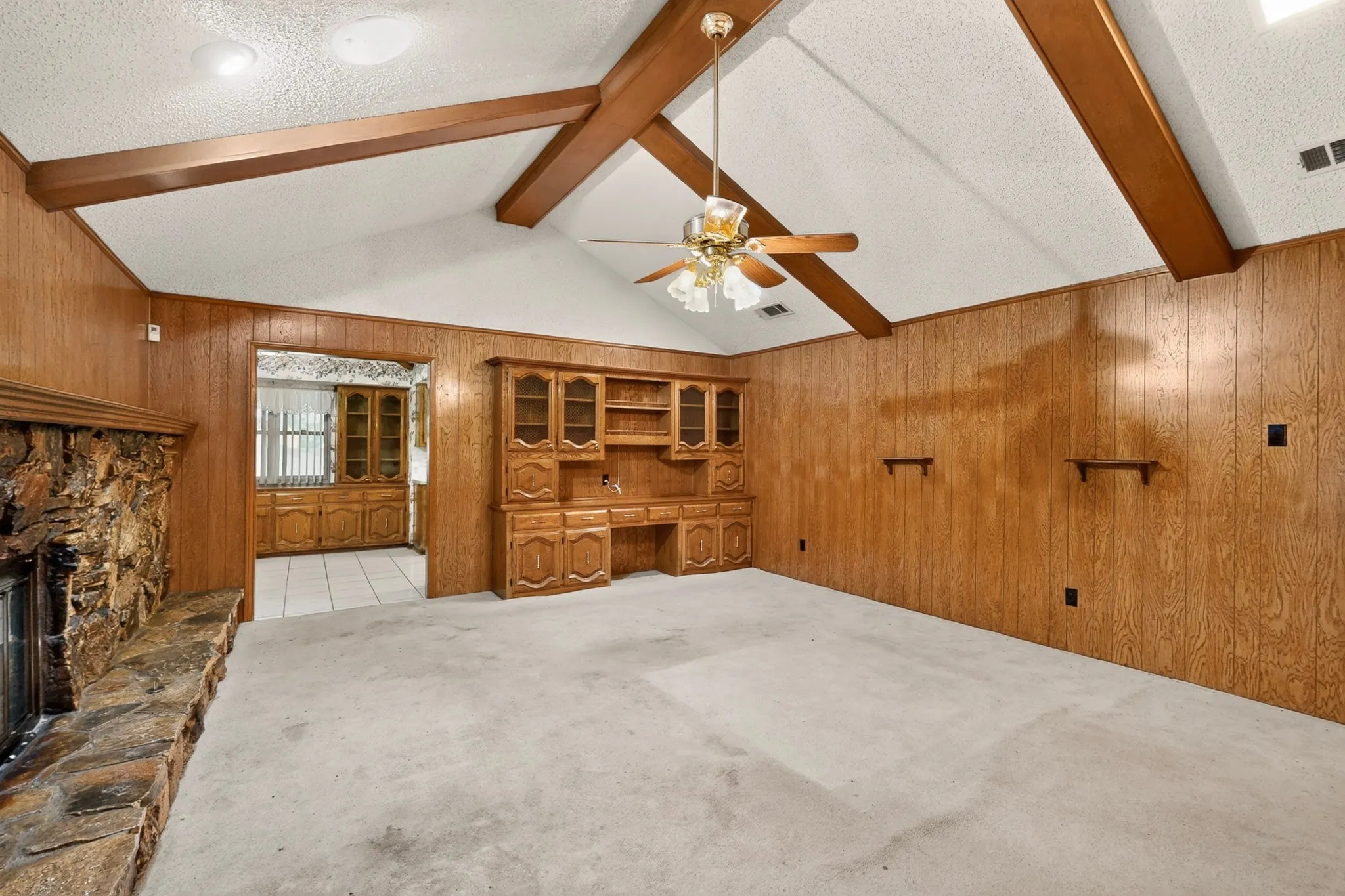 Single Family Residence For Sale in Dallas County , 1000 Townsend Lane, De Soto, Texas 75115, 3 Bedrooms, 3 Bathrooms, 2 Garage spaces, 2,365 Sqft, built in 1978, Price $309,000, mls#21308081, Real Estate Agent in De Soto, Homes For Sale in Dallas county, Homes For Sale in De Soto, Realtor in De Soto Texas, Real Estate Brokerage Independent Realty Texas, Luminita Cordes Realtor