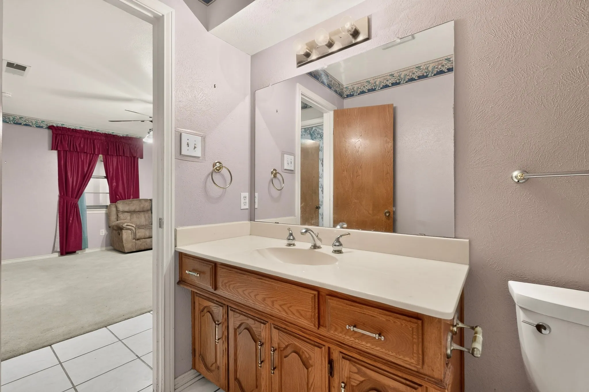 Single Family Residence For Sale in Dallas County , 1000 Townsend Lane, De Soto, Texas 75115, 3 Bedrooms, 3 Bathrooms, 2 Garage spaces, 2,365 Sqft, built in 1978, Price $309,000, mls#21308081, Real Estate Agent in De Soto, Homes For Sale in Dallas county, Homes For Sale in De Soto, Realtor in De Soto Texas, Real Estate Brokerage Independent Realty Texas, Luminita Cordes Realtor
