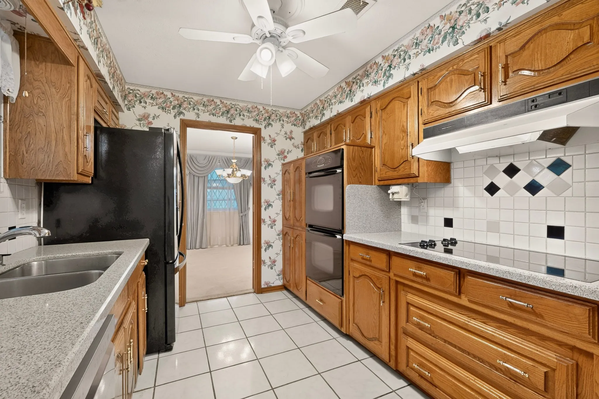 Single Family Residence For Sale in Dallas County , 1000 Townsend Lane, De Soto, Texas 75115, 3 Bedrooms, 3 Bathrooms, 2 Garage spaces, 2,365 Sqft, built in 1978, Price $309,000, mls#21308081, Real Estate Agent in De Soto, Homes For Sale in Dallas county, Homes For Sale in De Soto, Realtor in De Soto Texas, Real Estate Brokerage Independent Realty Texas, Luminita Cordes Realtor