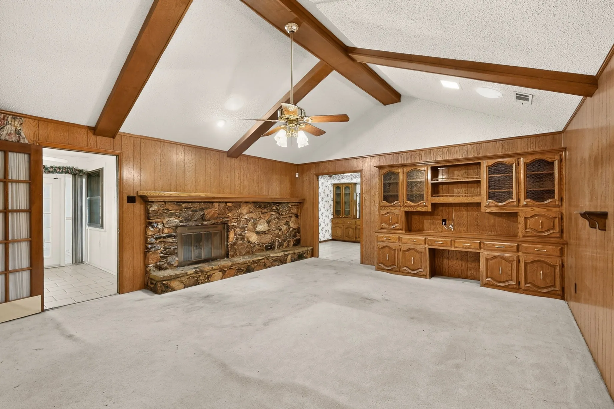 Single Family Residence For Sale in Dallas County , 1000 Townsend Lane, De Soto, Texas 75115, 3 Bedrooms, 3 Bathrooms, 2 Garage spaces, 2,365 Sqft, built in 1978, Price $309,000, mls#21308081, Real Estate Agent in De Soto, Homes For Sale in Dallas county, Homes For Sale in De Soto, Realtor in De Soto Texas, Real Estate Brokerage Independent Realty Texas, Luminita Cordes Realtor